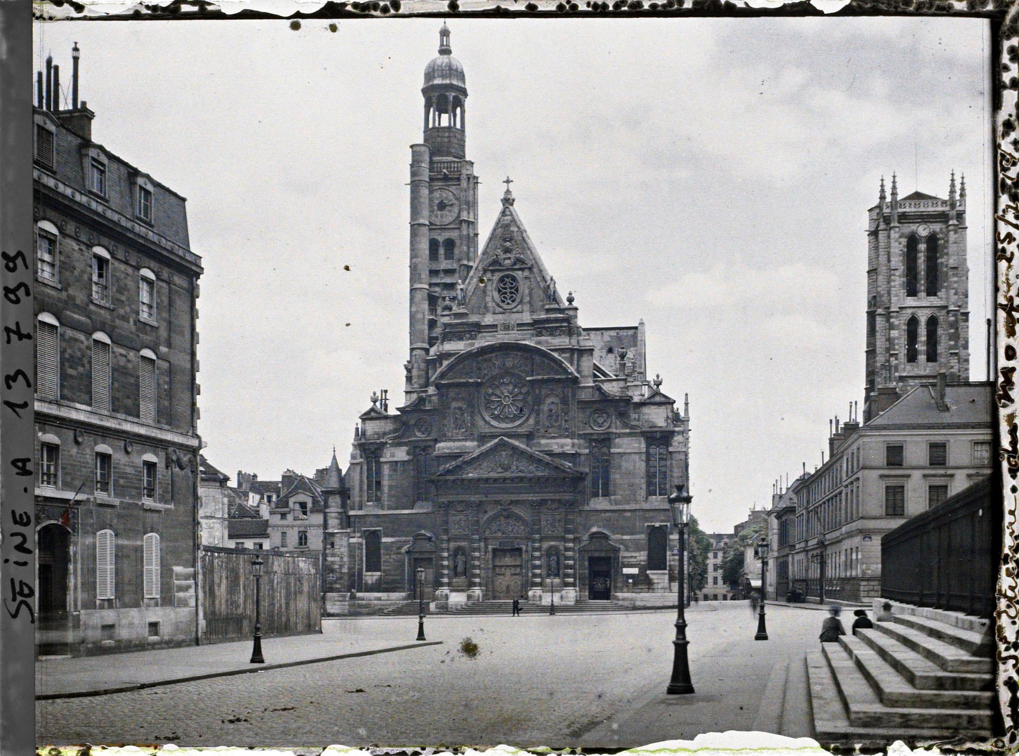 Image représentant L'église St-Etienne-du-Mont, place du Panthéon