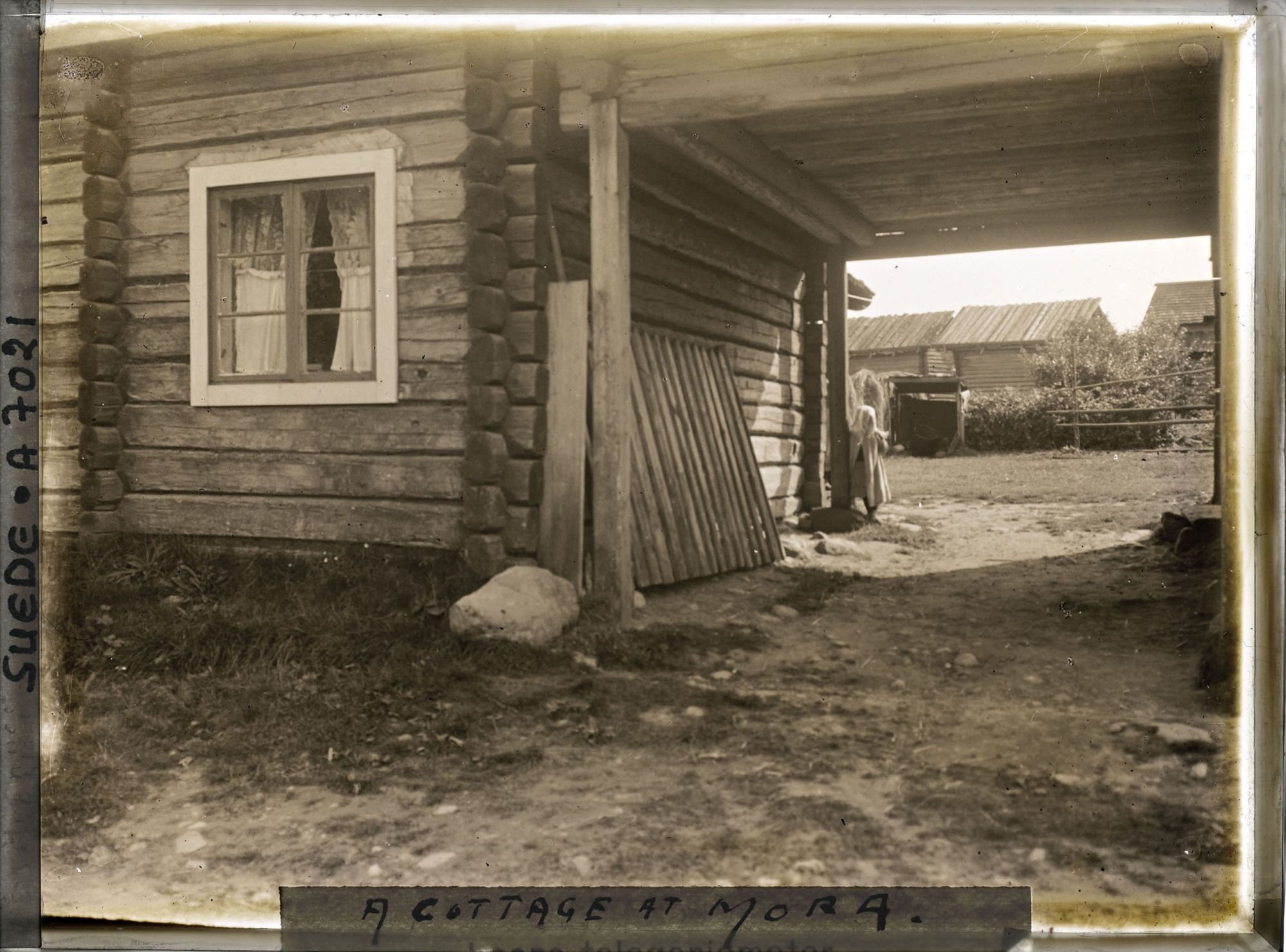 Image représentant Entrée d'une habitation, vraisemblablement une ferme