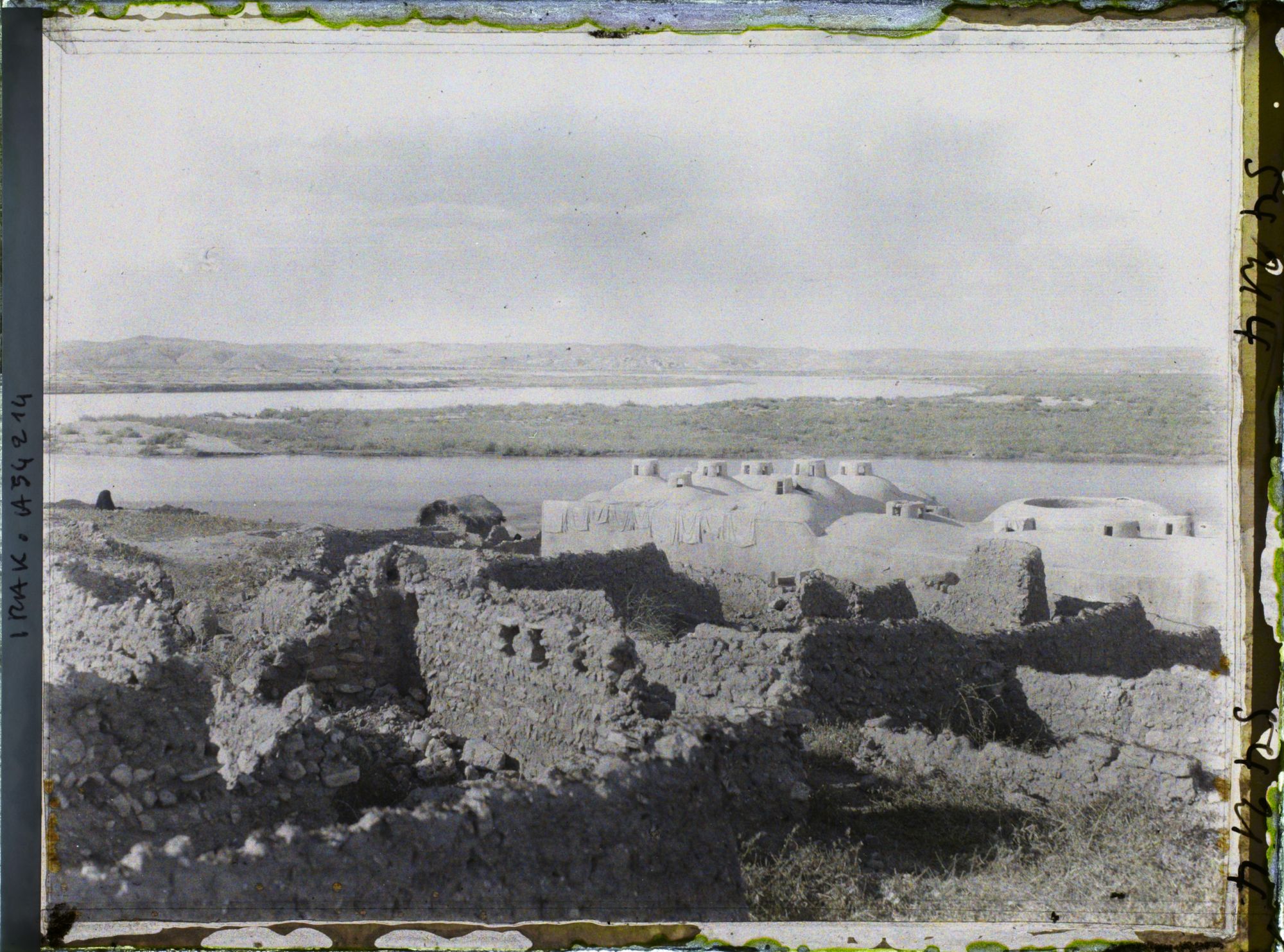 Image représentant Etablissement de bains sulfureux (près des sources à 130° F)