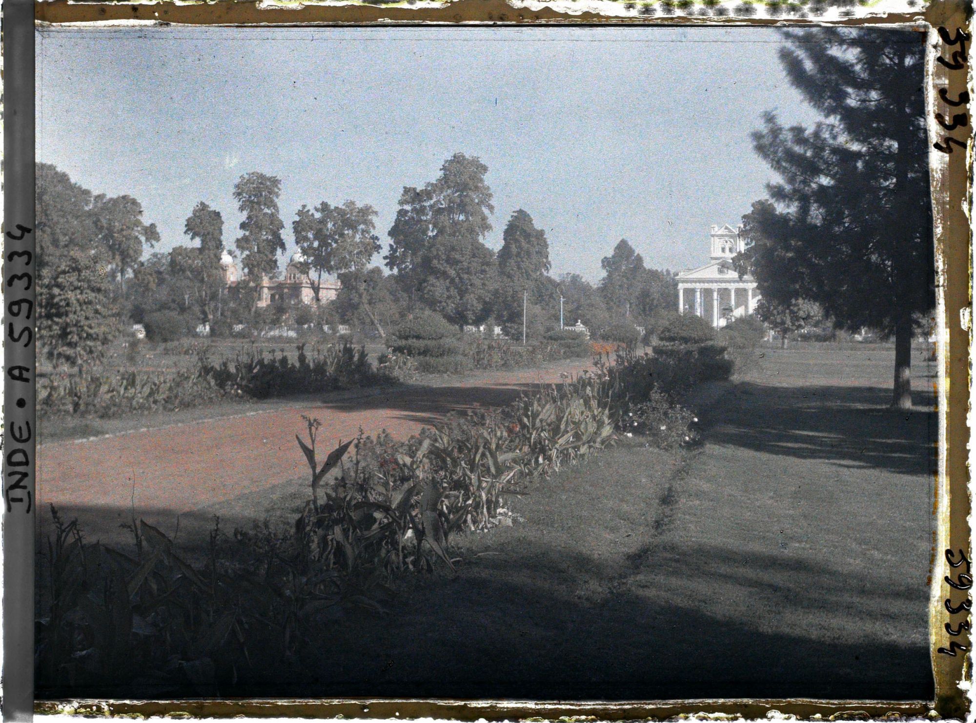 Image représentant Allée menant au Jagatjit Club