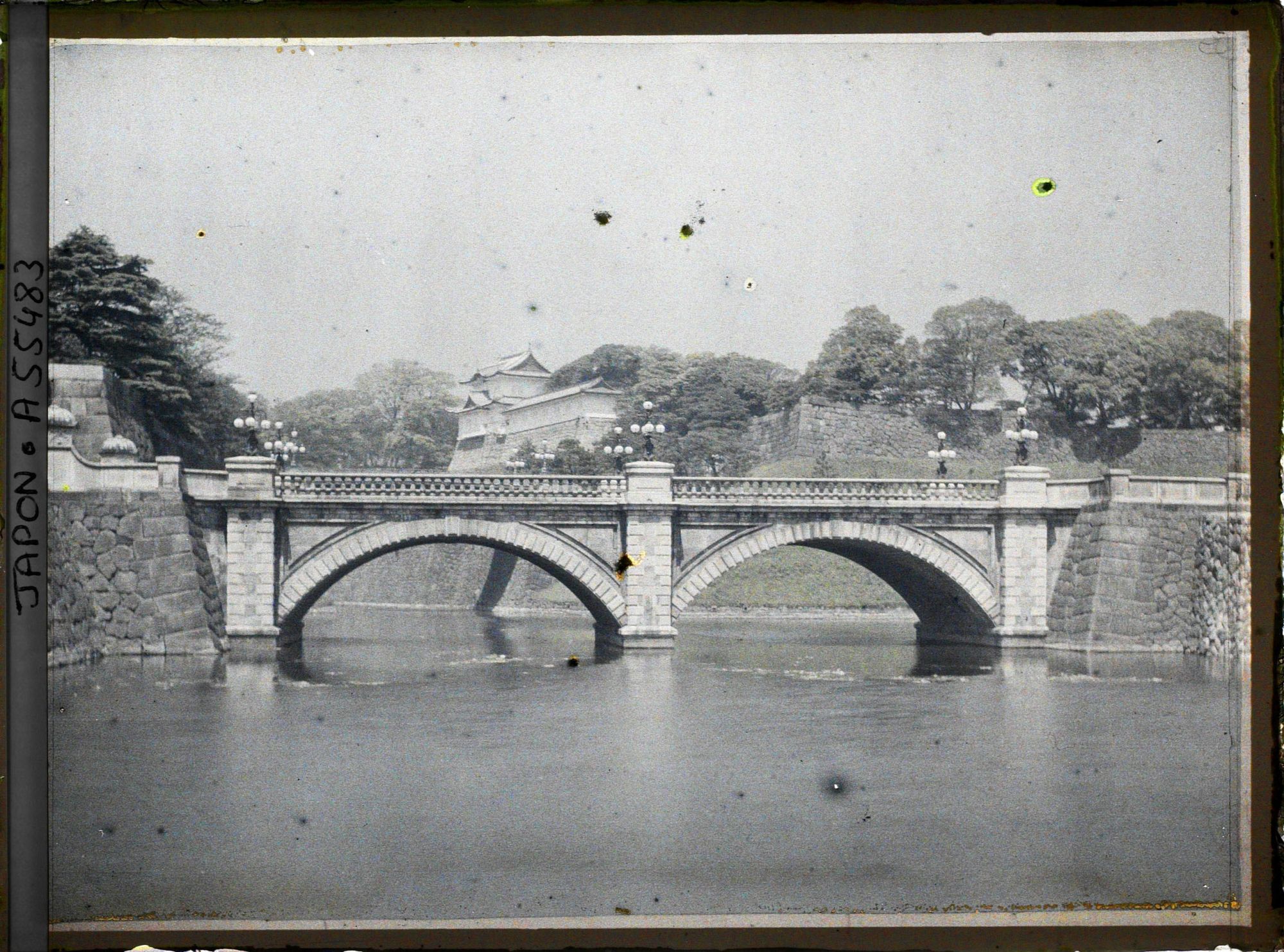 Image représentant Le Nijubashi (Pont double), entrée principale du palais impérial