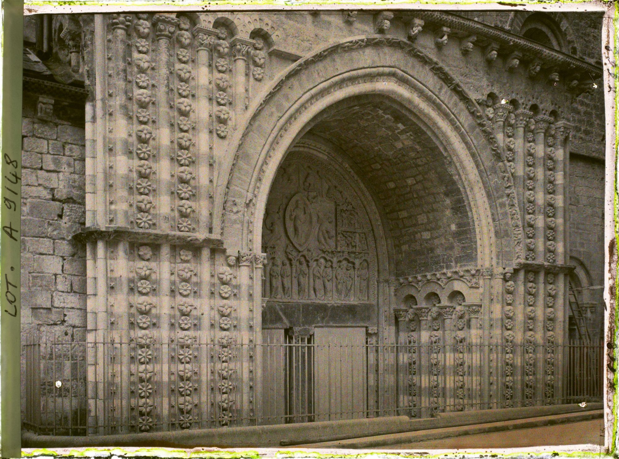 Image représentant France, Cahors, Cathédrale. Portail nord.