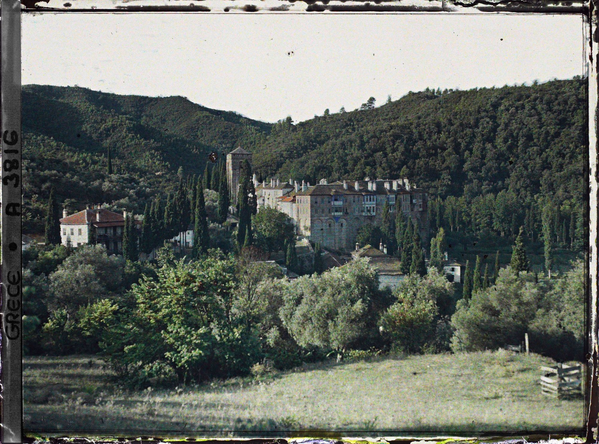 Image représentant Mont Athos, Hilandar, Vue Gle du Monastère de Hilandar