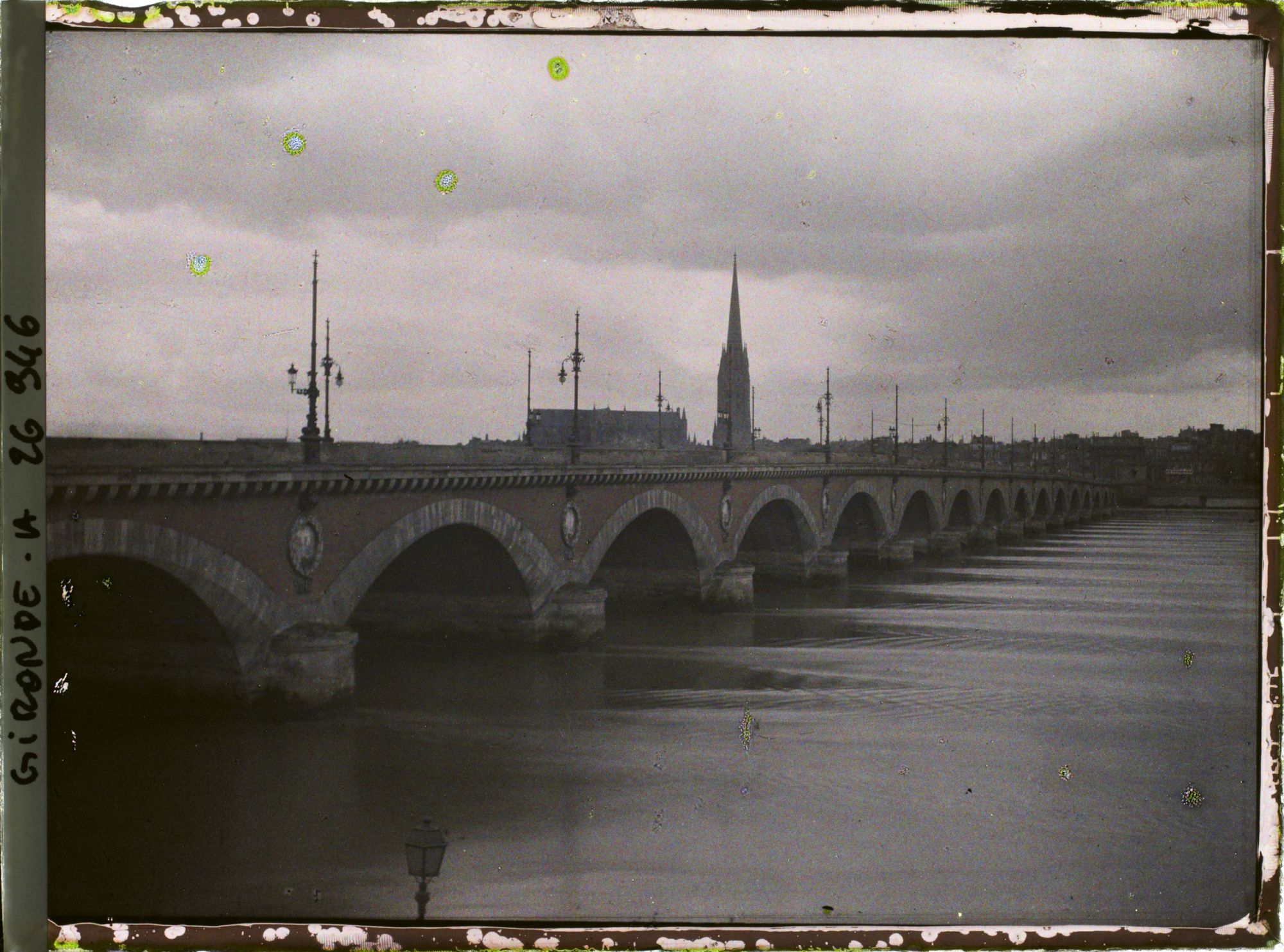 Image représentant Le pont de pierre