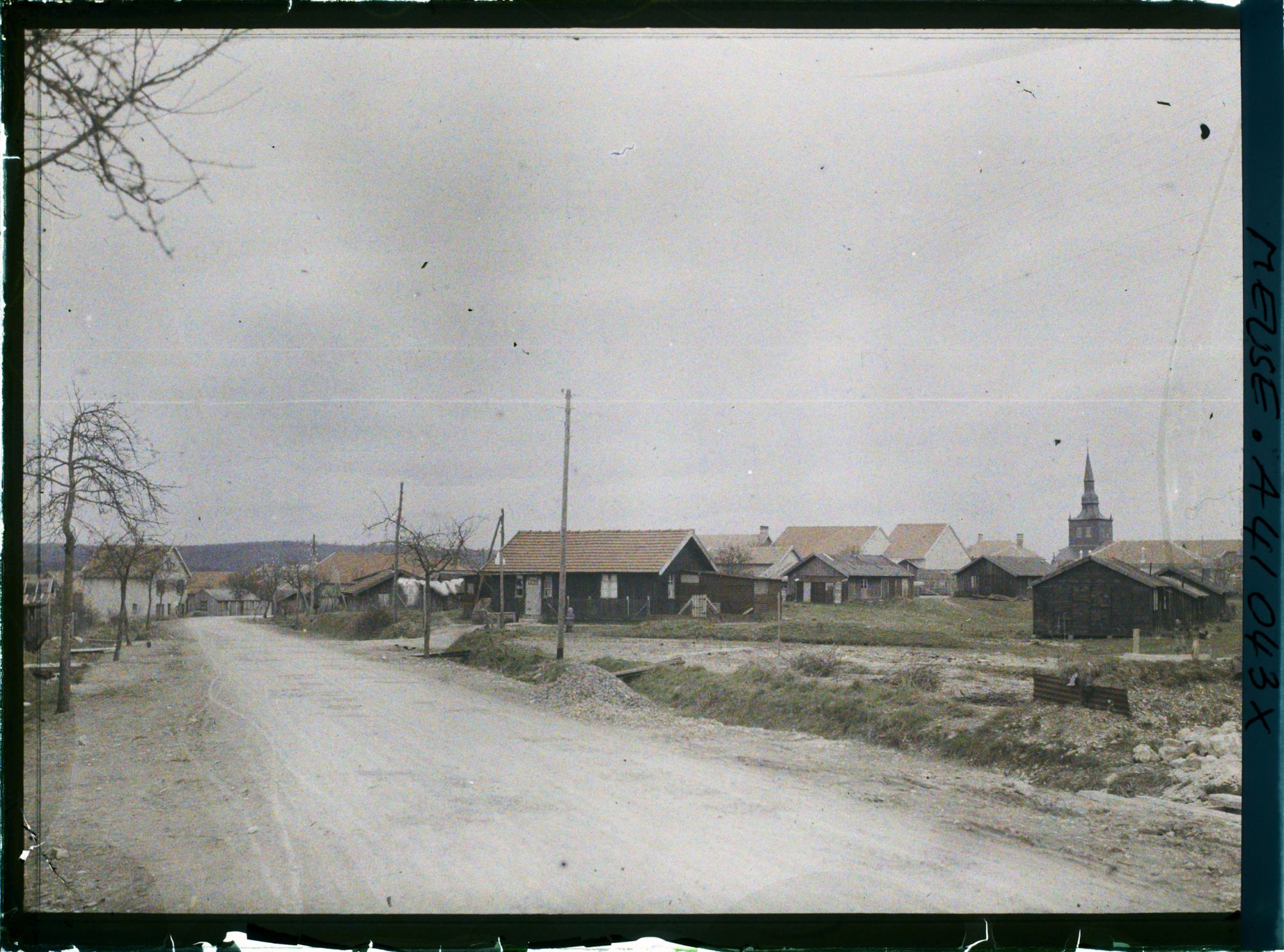 Image représentant France, Neuvilly, Entrée Est