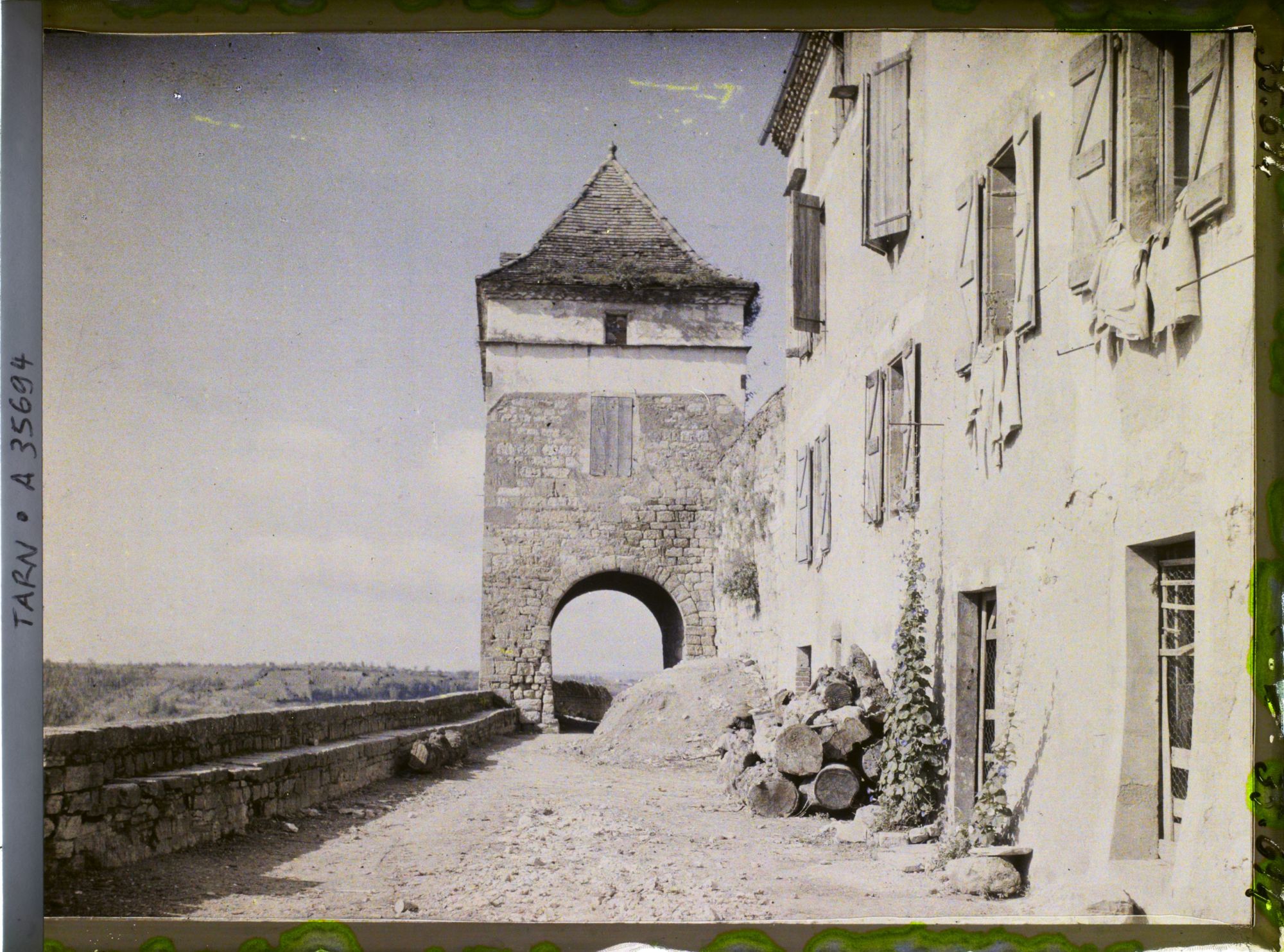 Image représentant Porte sur les remparts (sans doute détruite?)