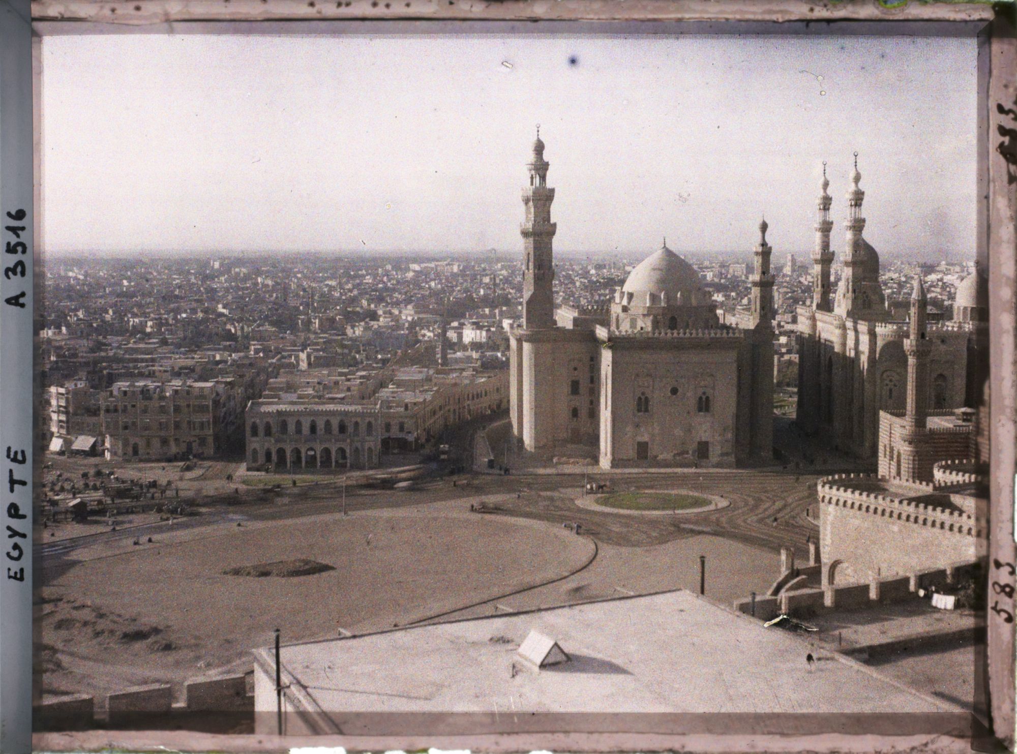 Image représentant Vue sur la place Rumêleh depuis la citadelle de Saladin