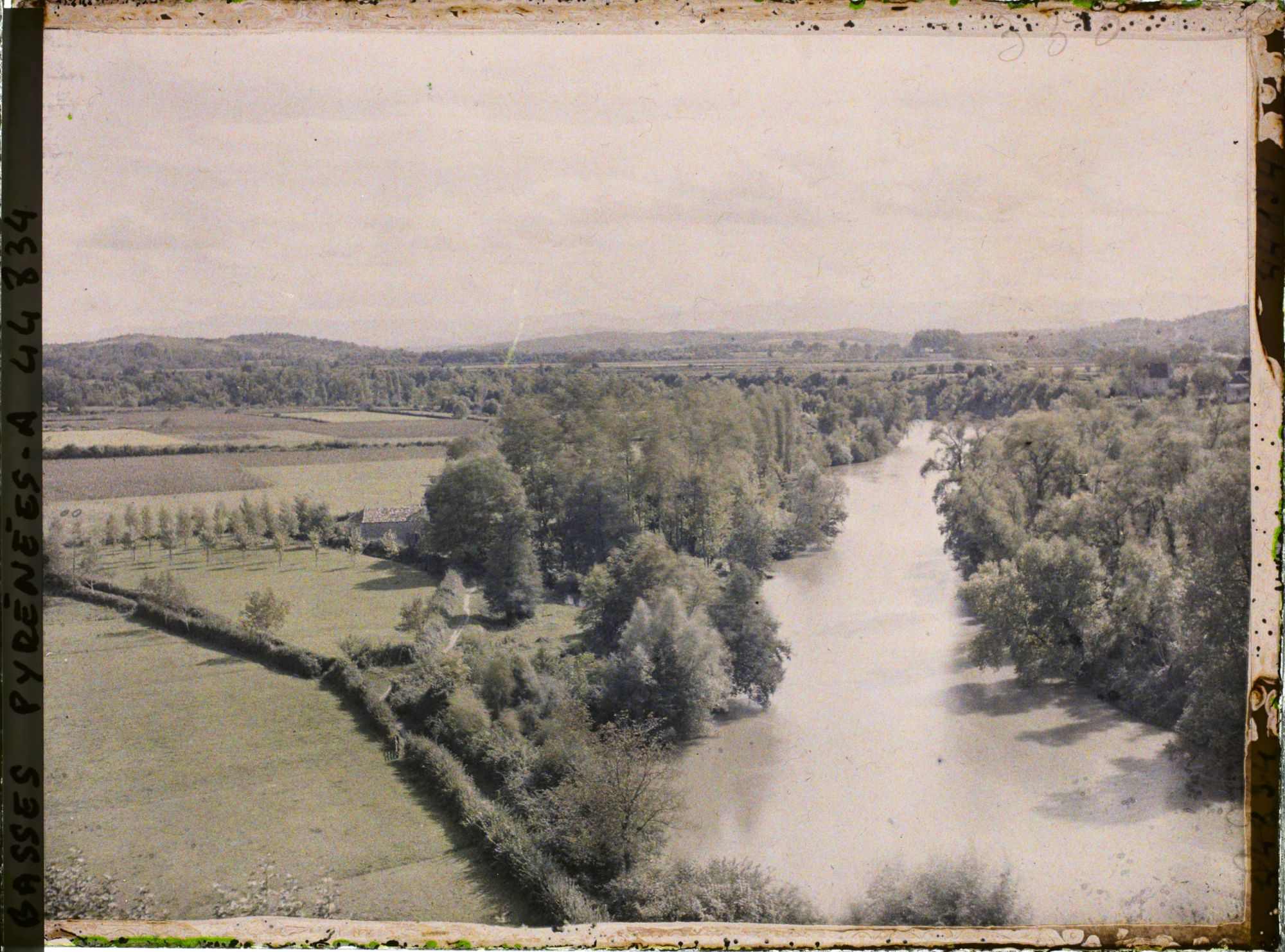 Image représentant France, Sauveterre de Béarn, Panorama pris depuis l'Eglise vers le Sud (Gave d'Oloron)