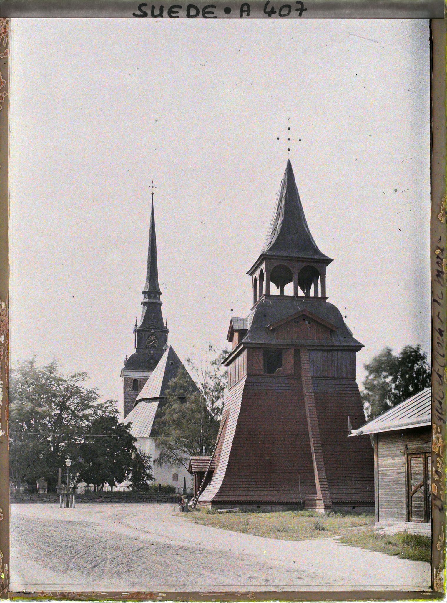 Image représentant L'église de Mora et son campanile