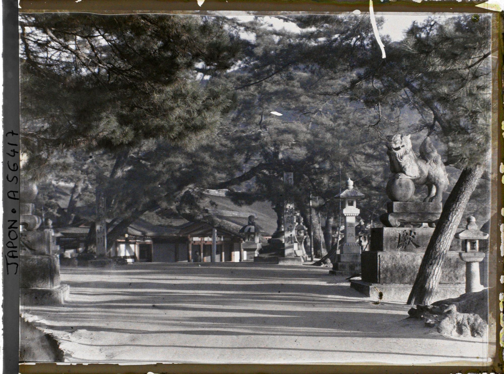 Image représentant L'entrée du sanctuaire Itsukushima-jinja