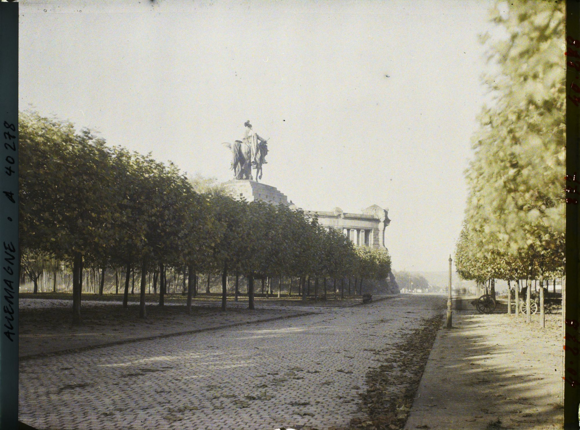 Image représentant Prusse, Coblence, Vue vers le monument de Guillaume 1er