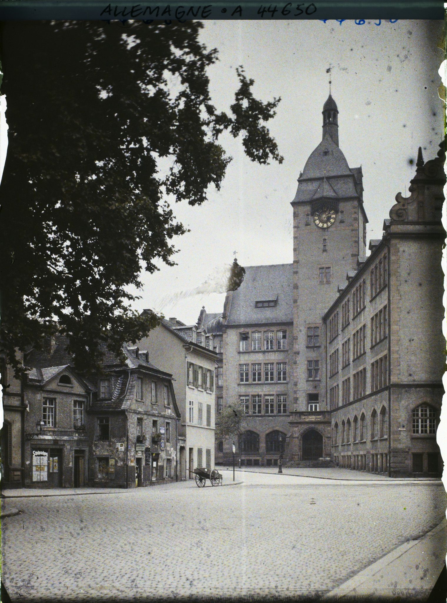 Image représentant Allemagne, Mayence, Place St Pierre et Ecole moderne