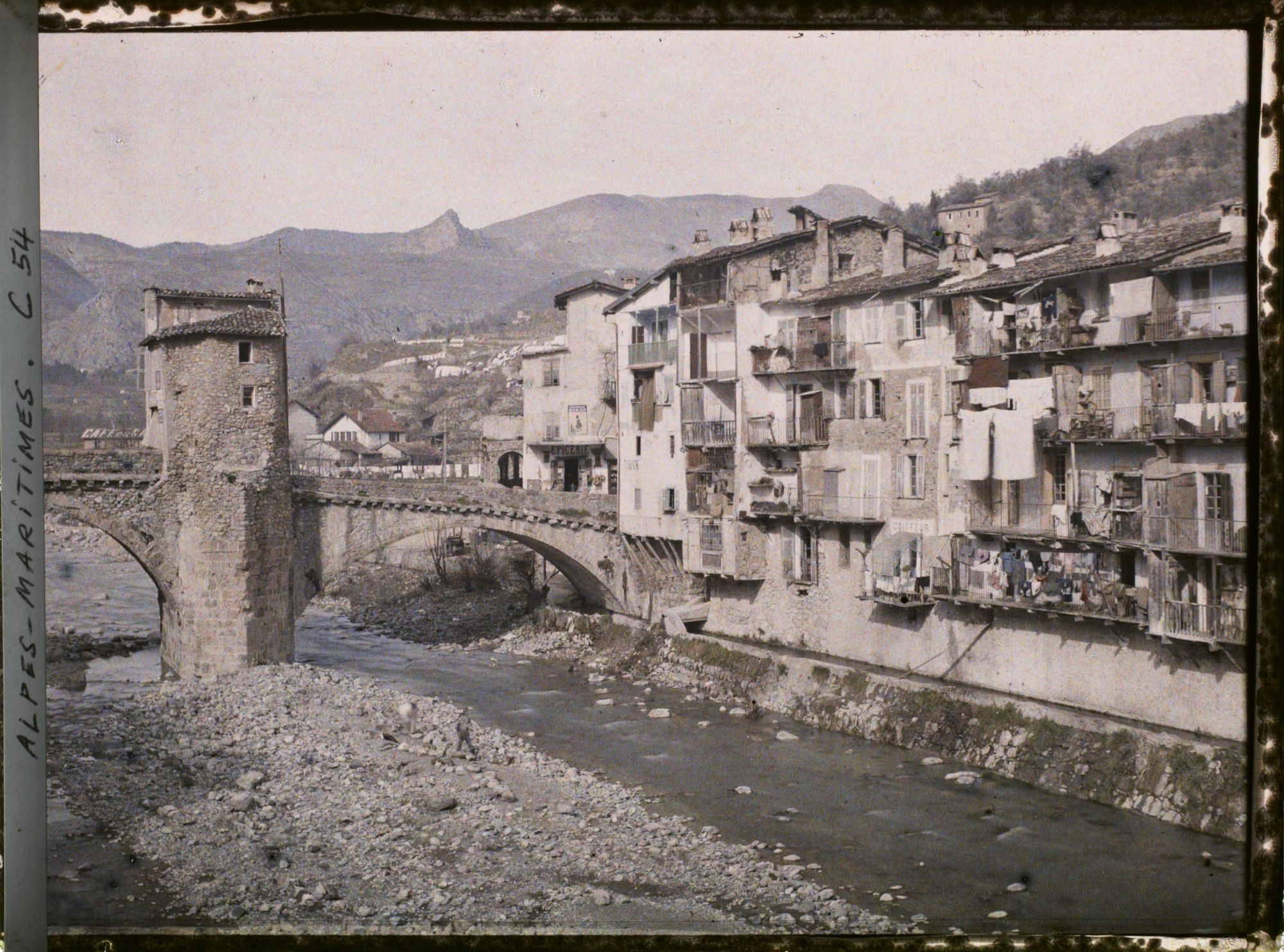 Image représentant Le Vieux pont et la Bévéria