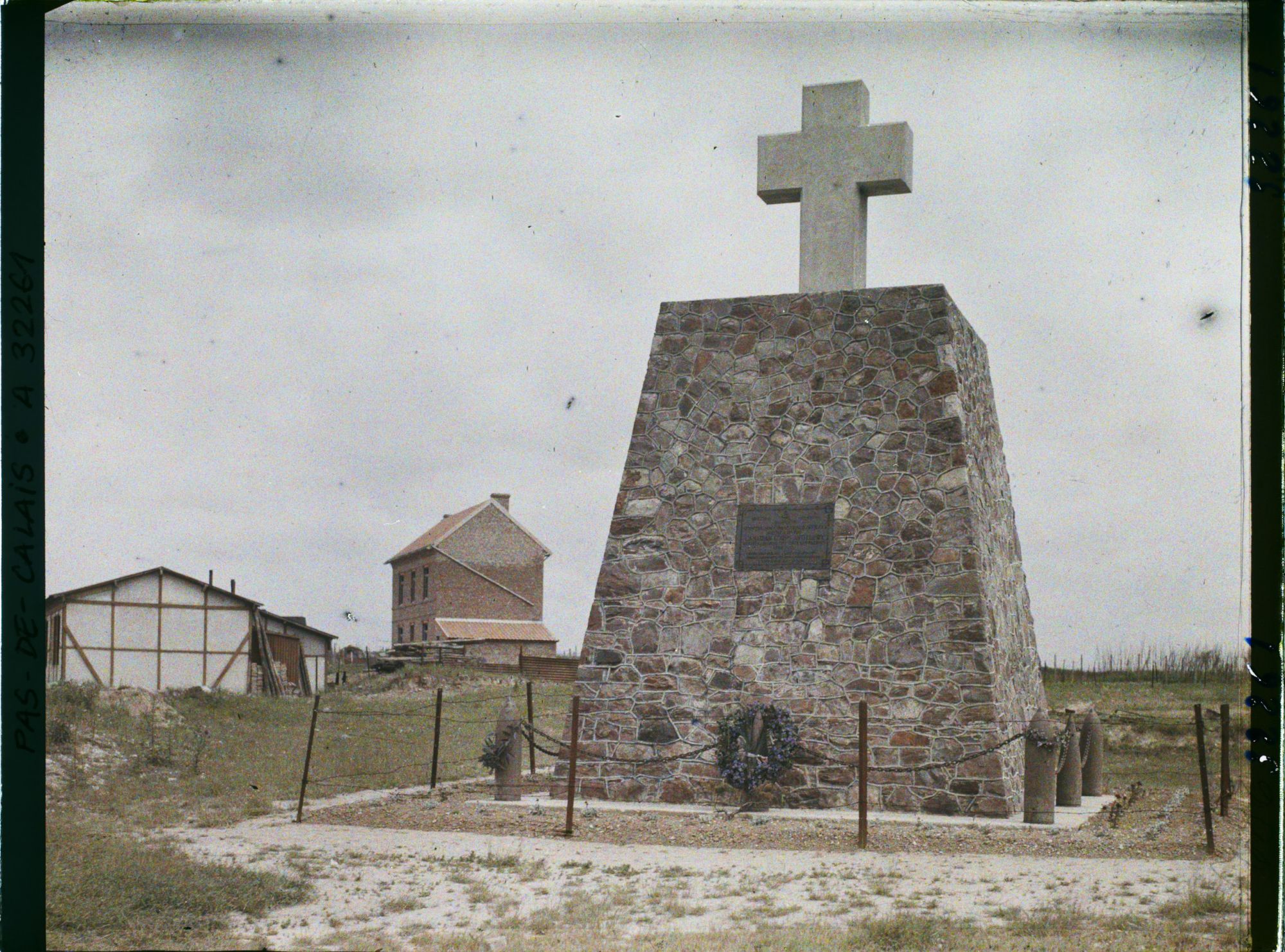 Image représentant France, Thélus, Monument à la gloire de l'artillerie Canadienne