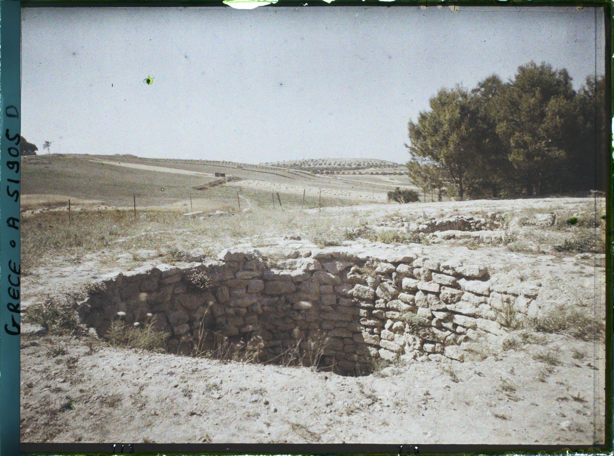 Image représentant Une citerne (près du palais sans doute)
