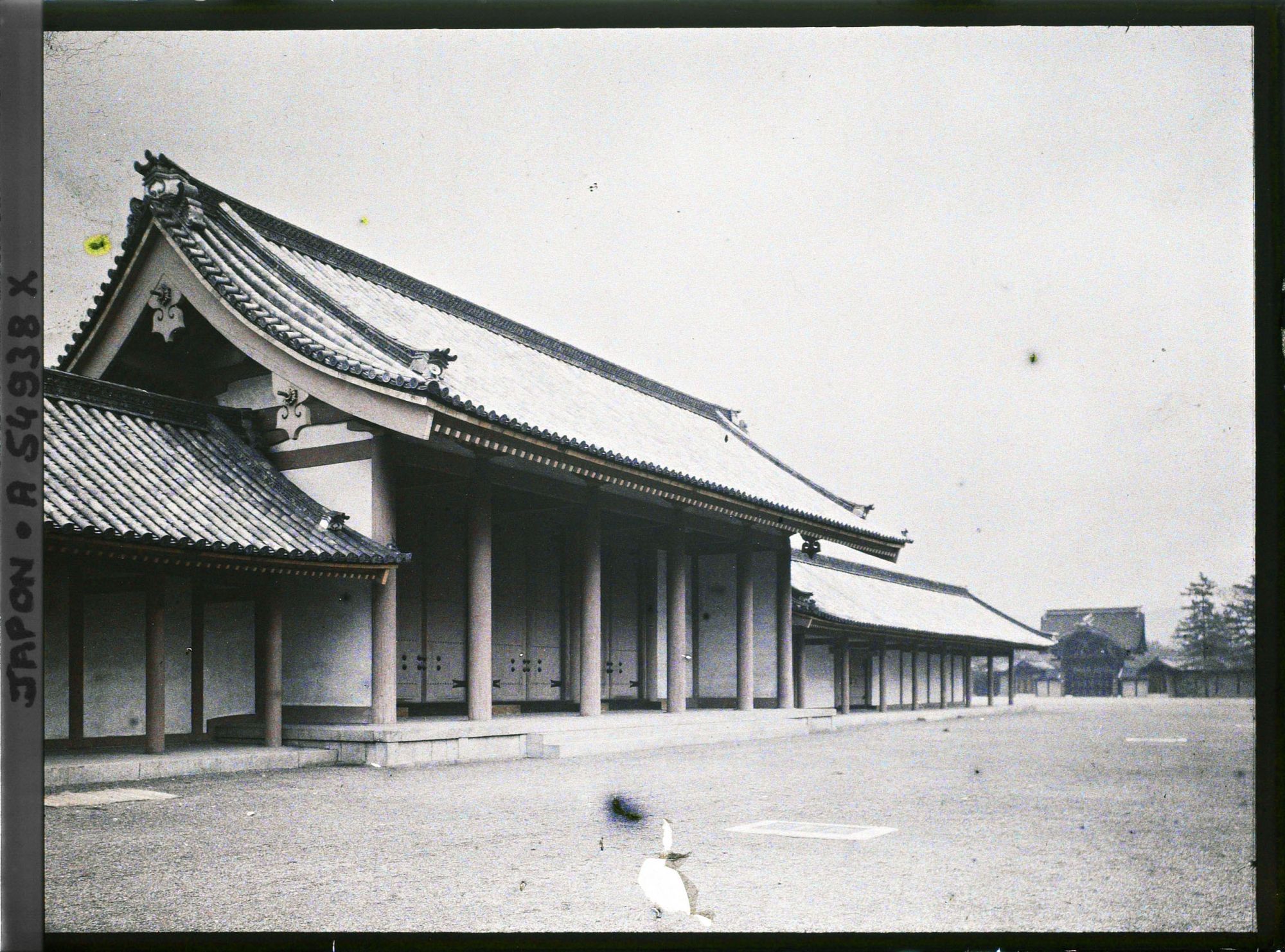 Image représentant Le palais impérial (Gosho) : la Jômei-mon