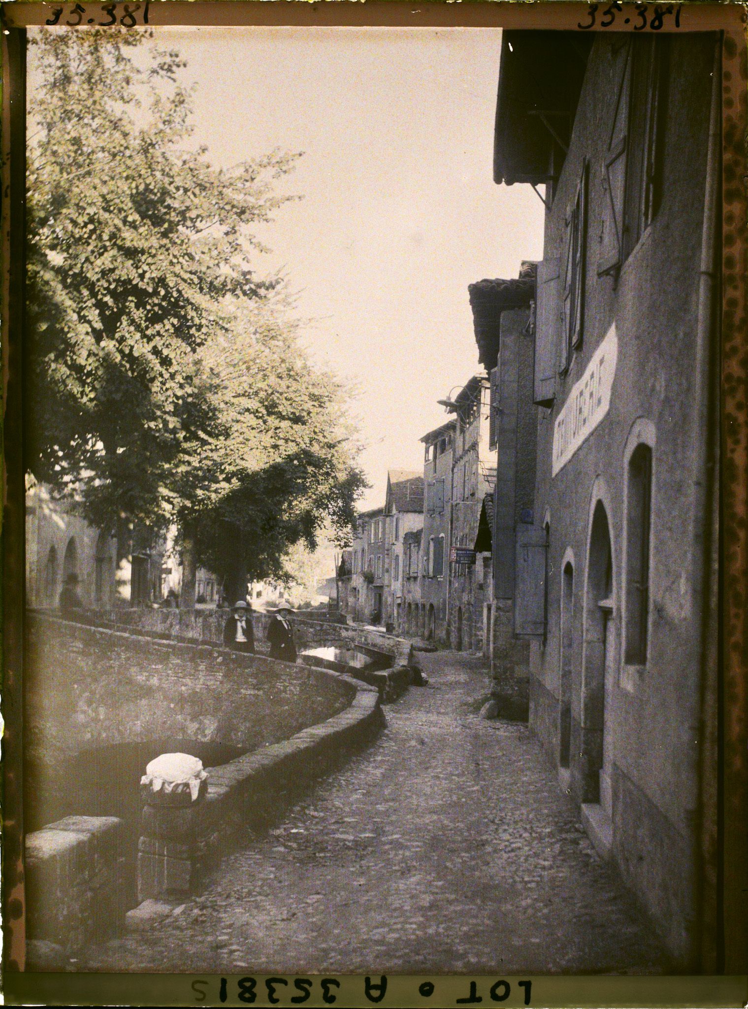 Image représentant France, Figeac, Vieille rue longeant le Canal