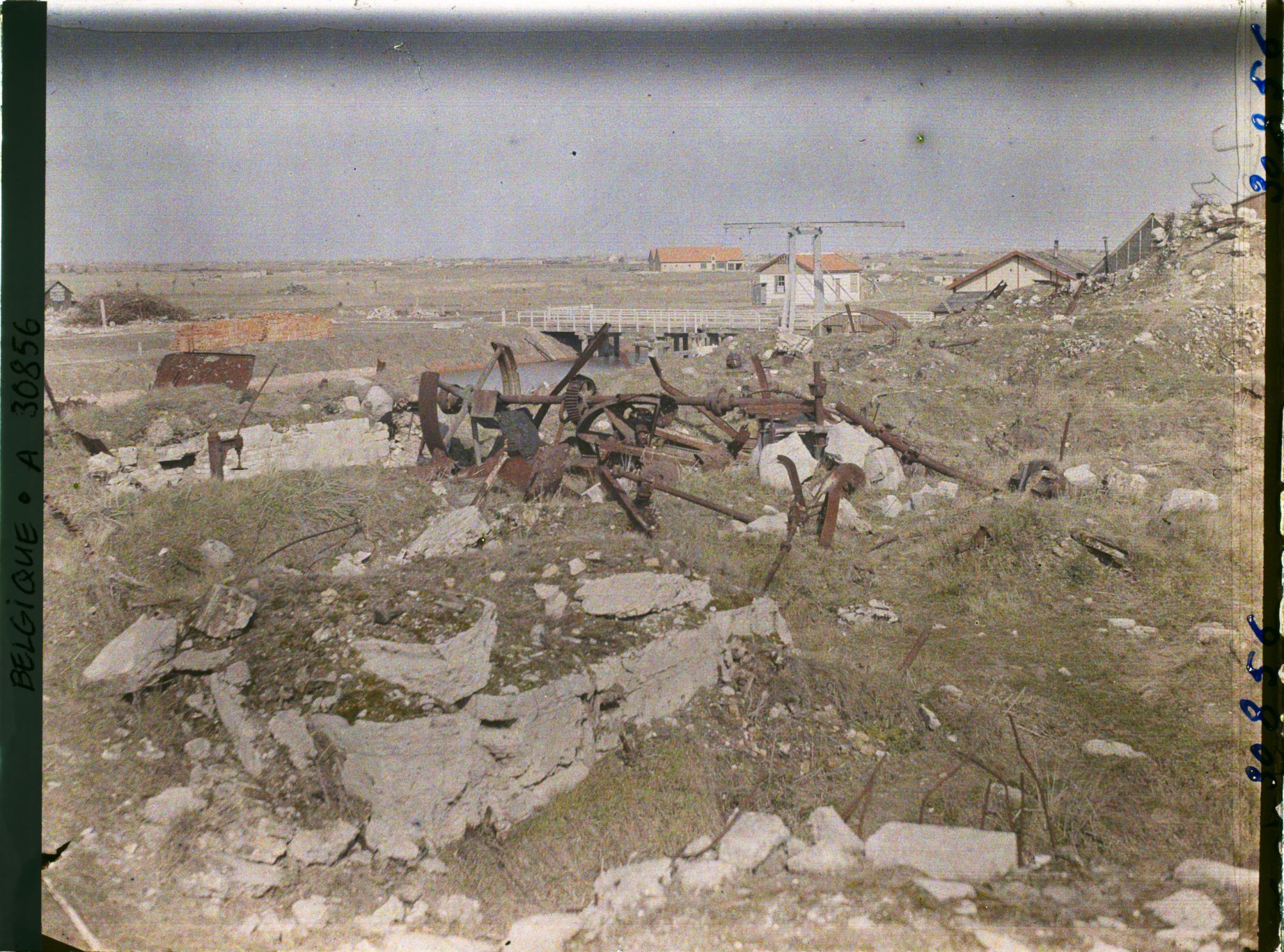 Image représentant Belgique, Dixmude, Ruines de la Minoterie, Pont sur l'Yser  et Boyau de la Mort