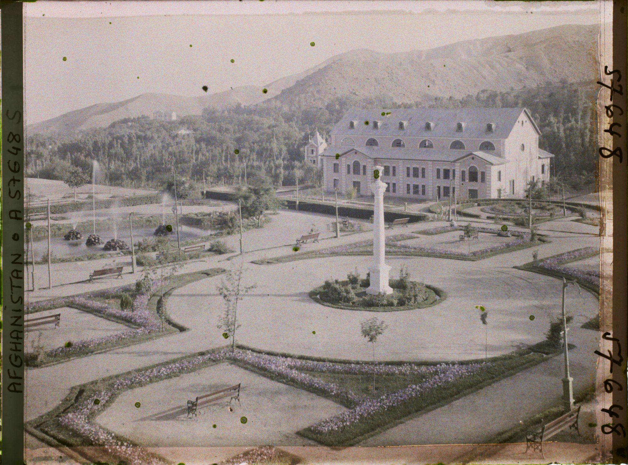 Image représentant Afghanistan, Paghman, Une vue générale des Jardins