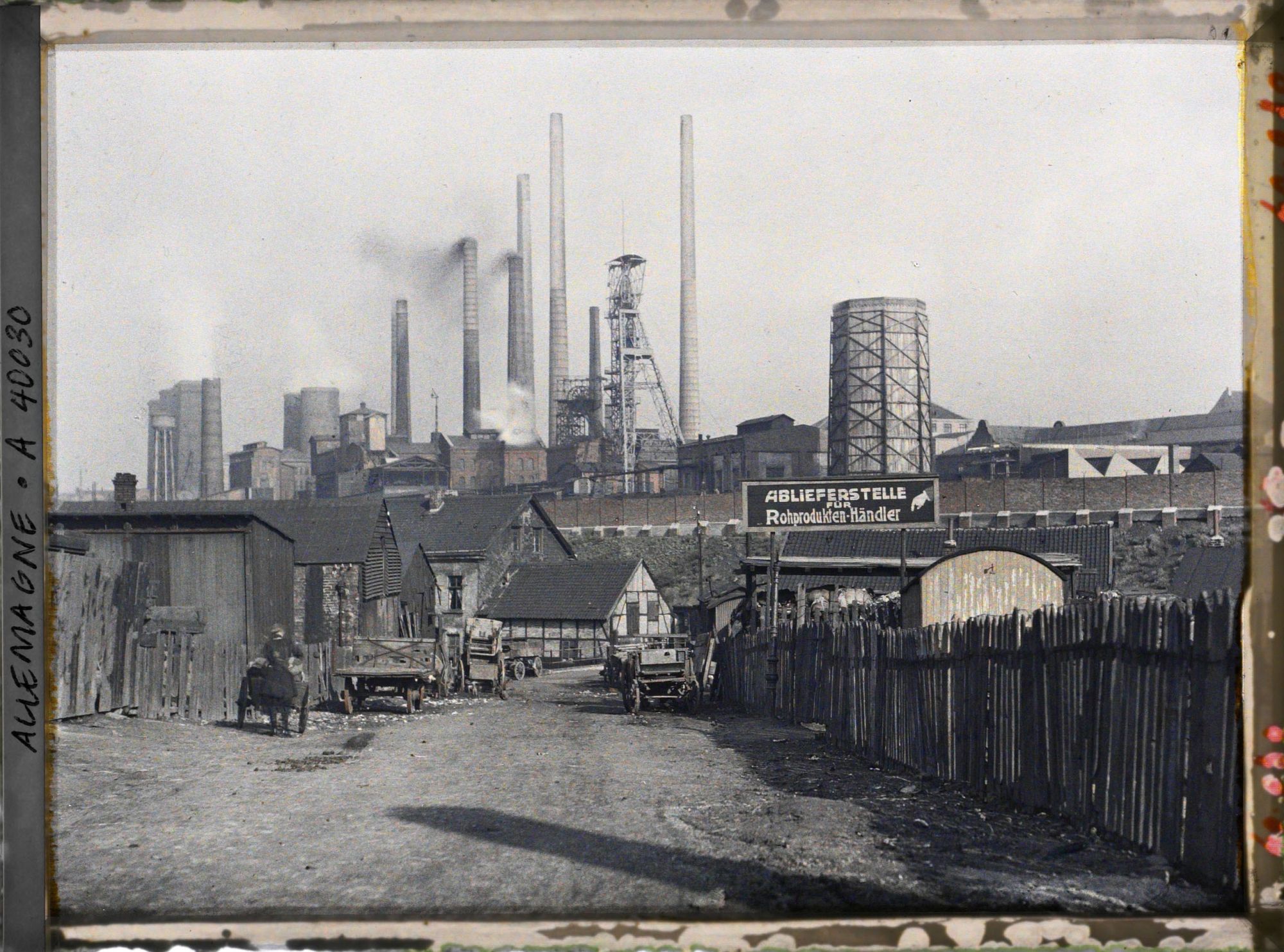 Image représentant Prusse, Essen, Usine de Charbon et Cokerie en activité