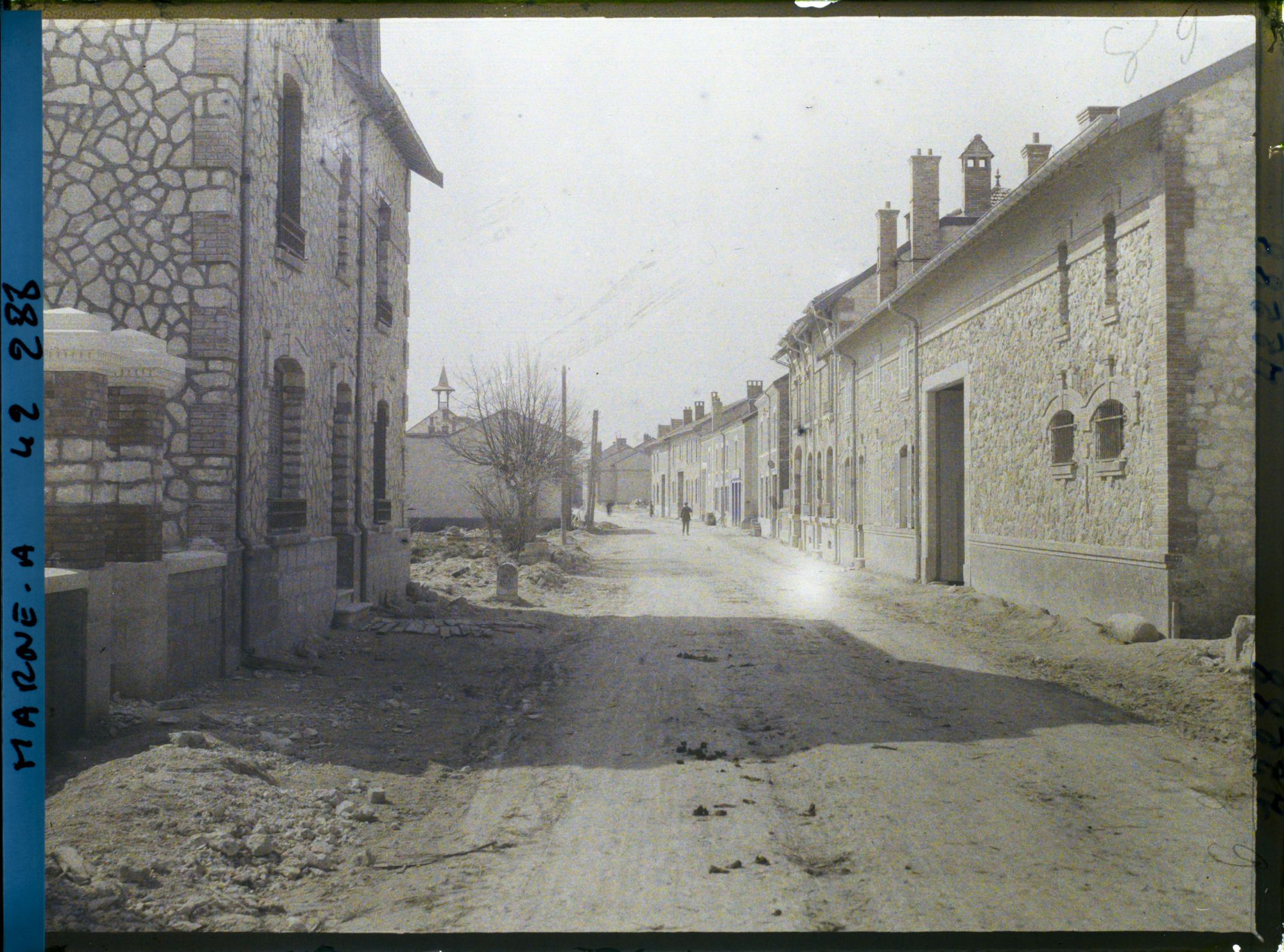 Image représentant France, Beine près Reims, Une rue du Village
