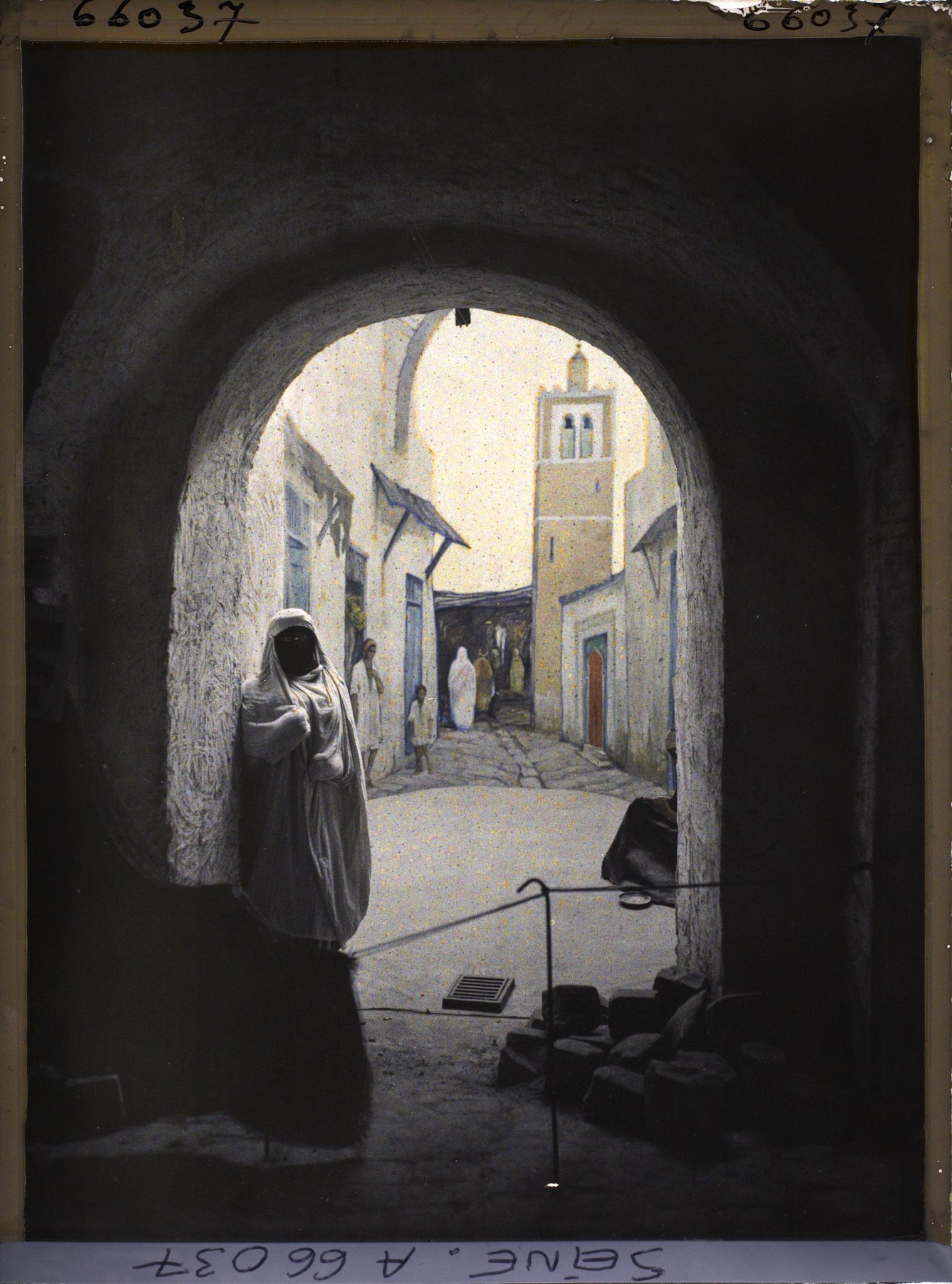 Image représentant L'Exposition Coloniale Internationale de 1931, représentation d'un souk tunisien