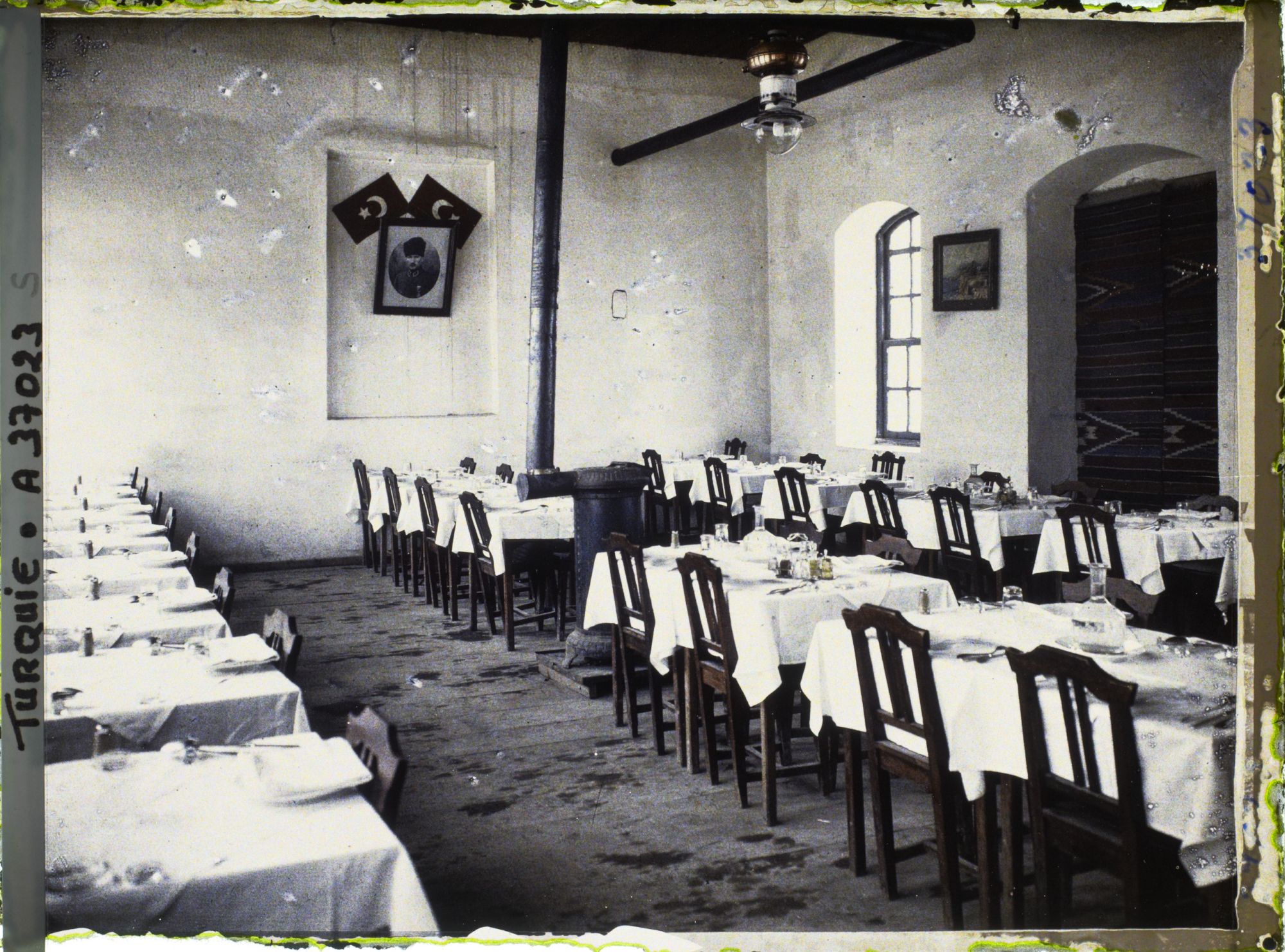 Image représentant Salle de restaurant des ministres et députés dans le bâtiment de la Grande Assemblée Nationale