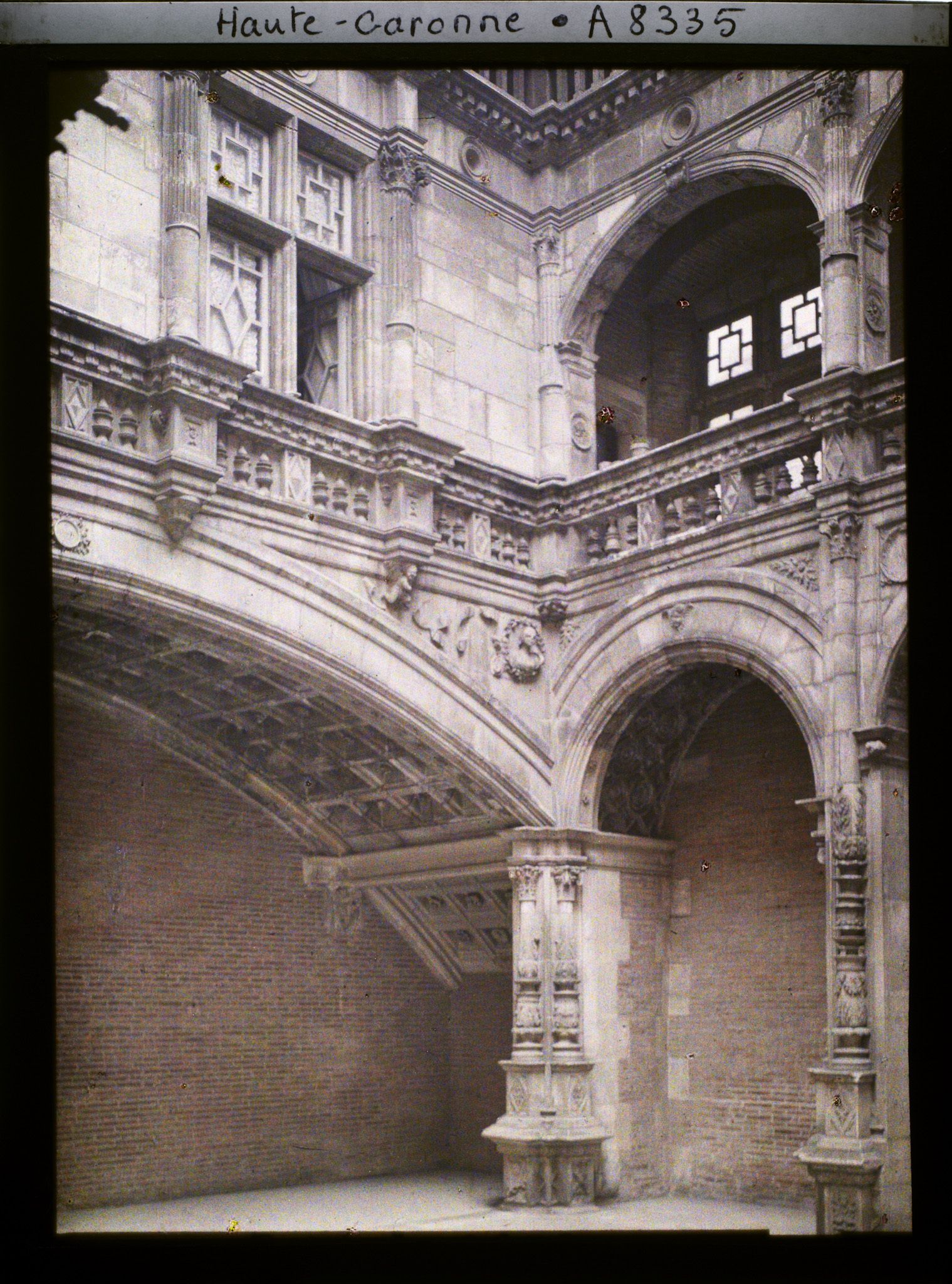Image représentant La cour intérieure de l'Hôtel de Bernuy