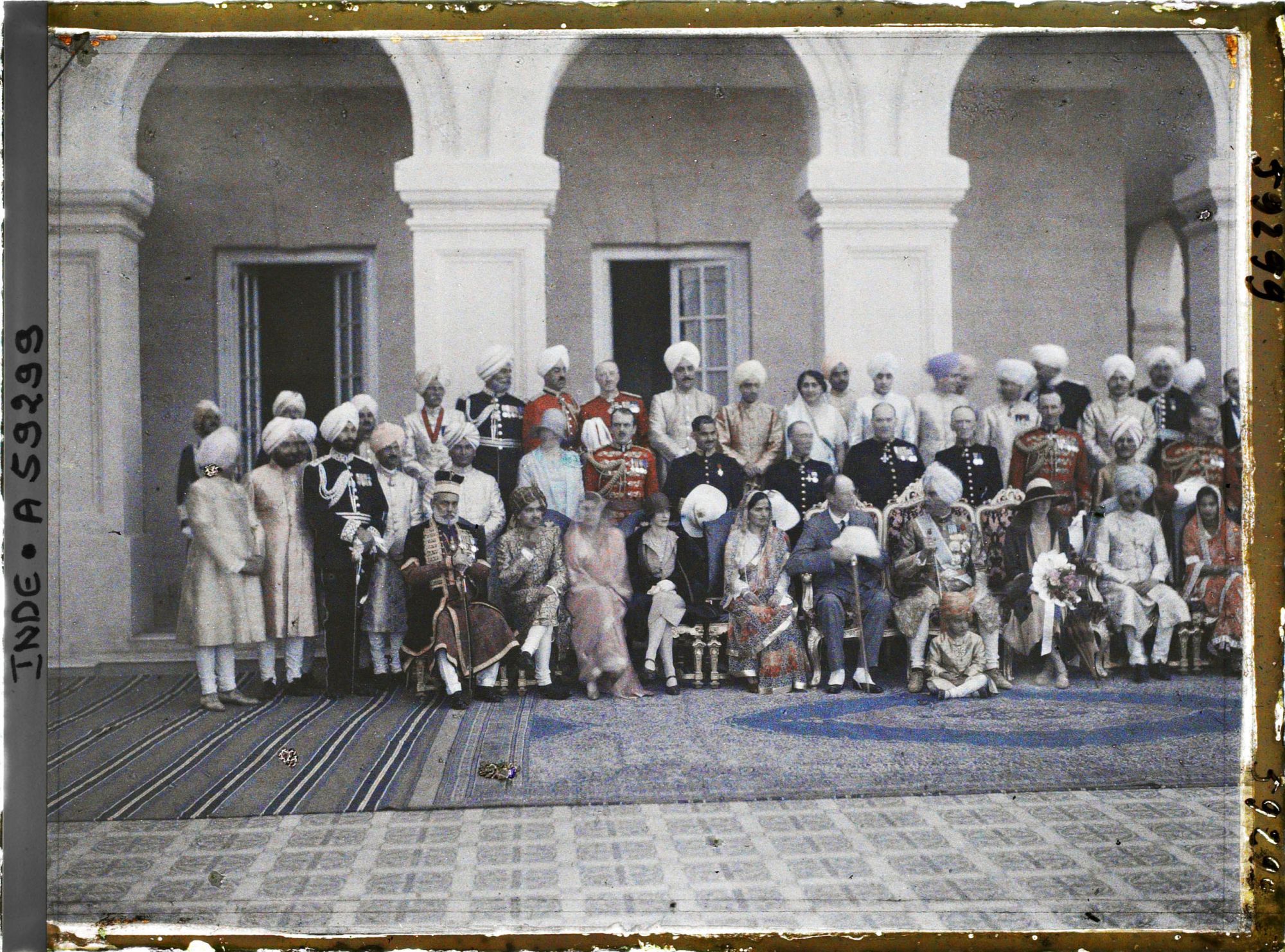 Image représentant Portait de groupe lors du jubilé célébrant les cinquante ans de règne du maharajah Jagatjit Singh - Première partie des festivités, réservée aux officiels britanniques et aux autres invités européens