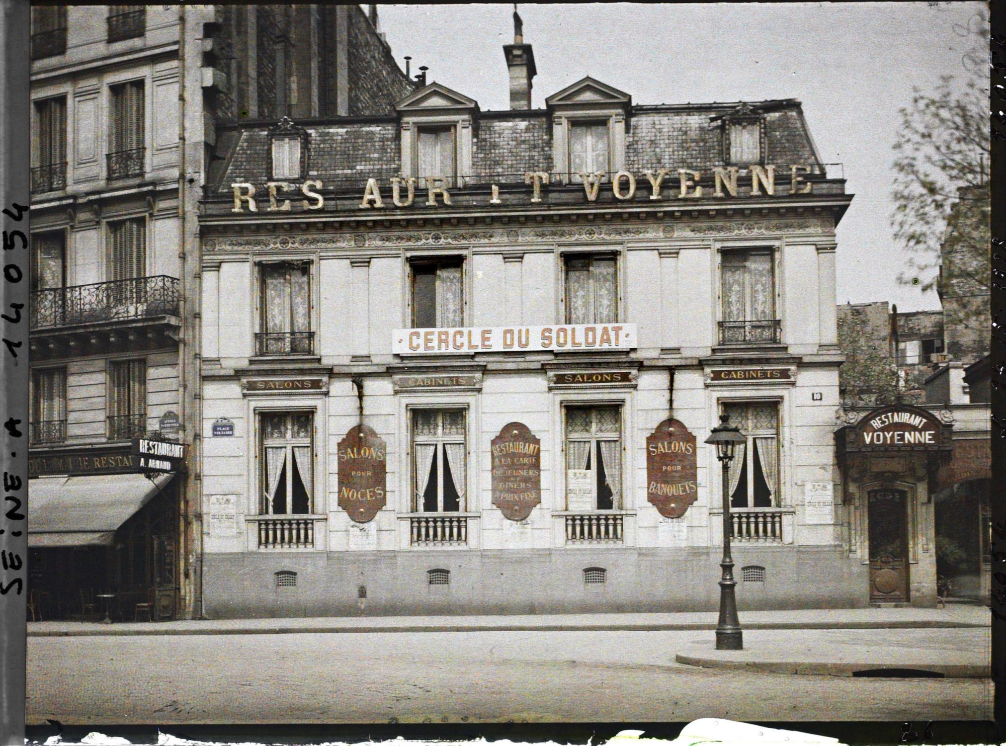 Image représentant Le Cercle du Soldat au restaurant Voyenne place Voltaire, actuelle place Léon-Blum
