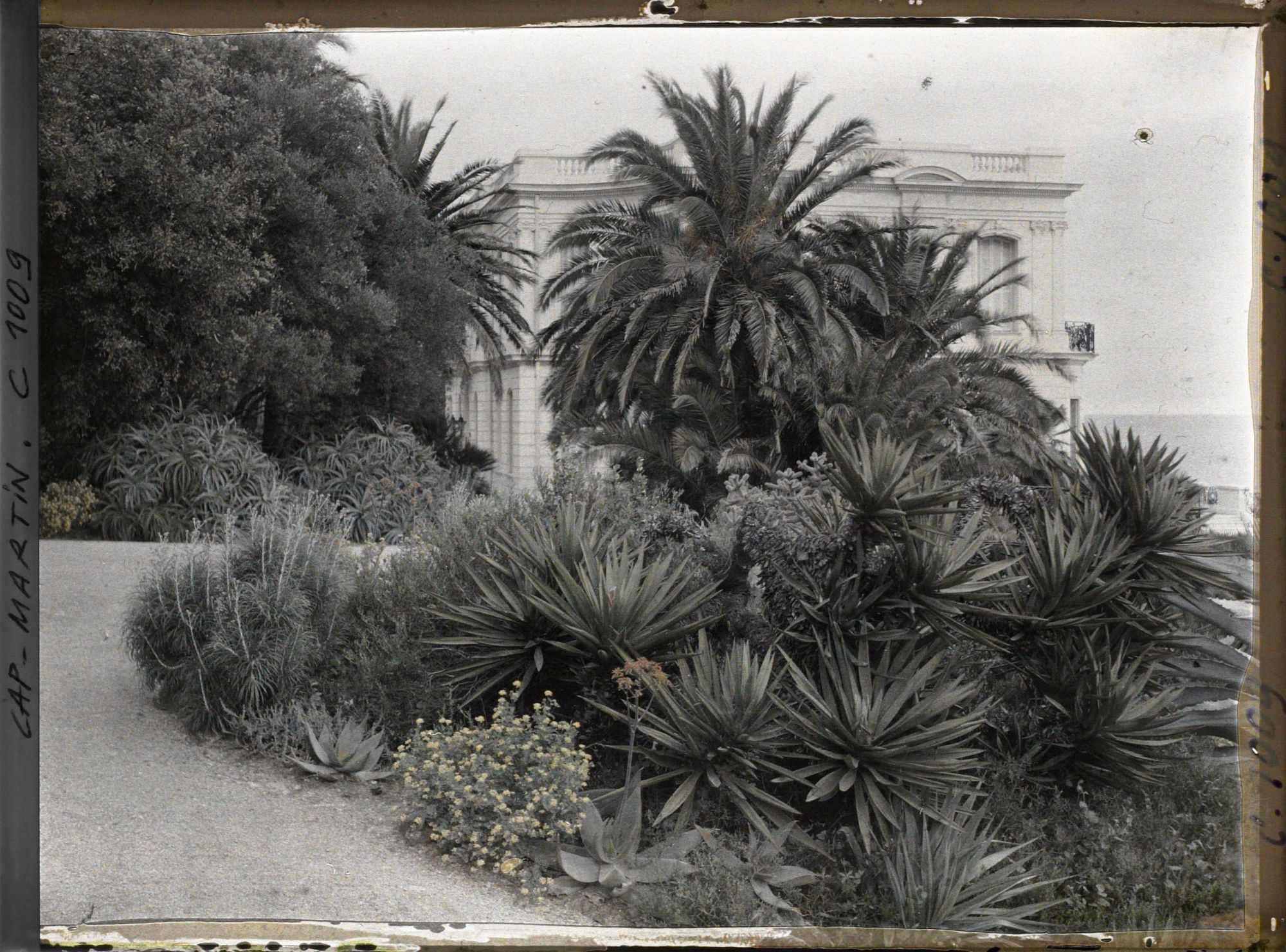 Image représentant Le Jardin, vers la gde Villa