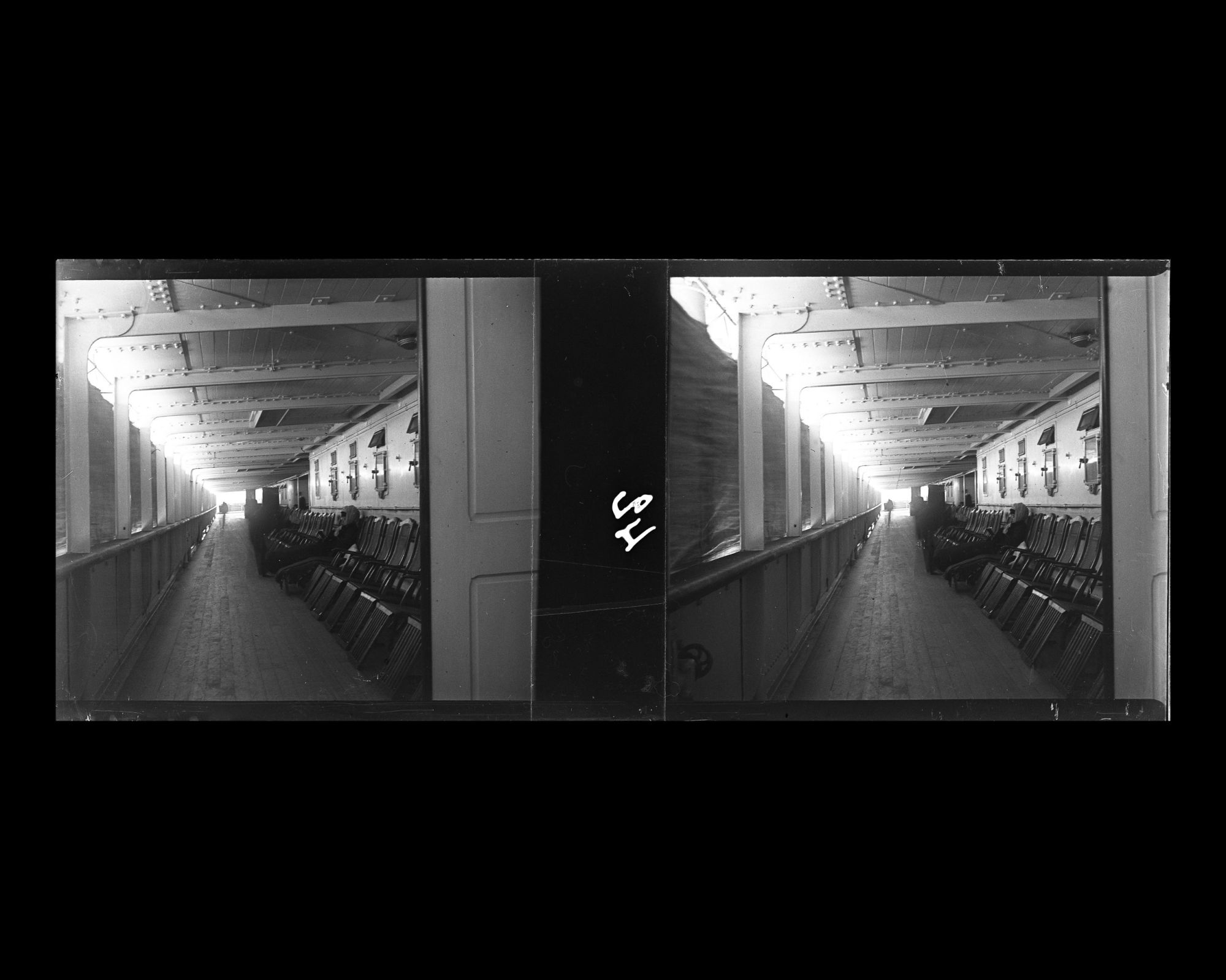 Image représentant la coursive des 1eres classes protégée des intempéries