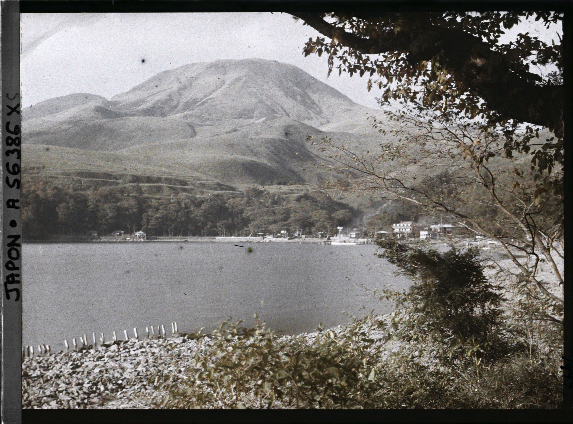 Image représentant Vue sur le mont Komagatake, le lac Ashinoko et la ville de Moto-Hakone