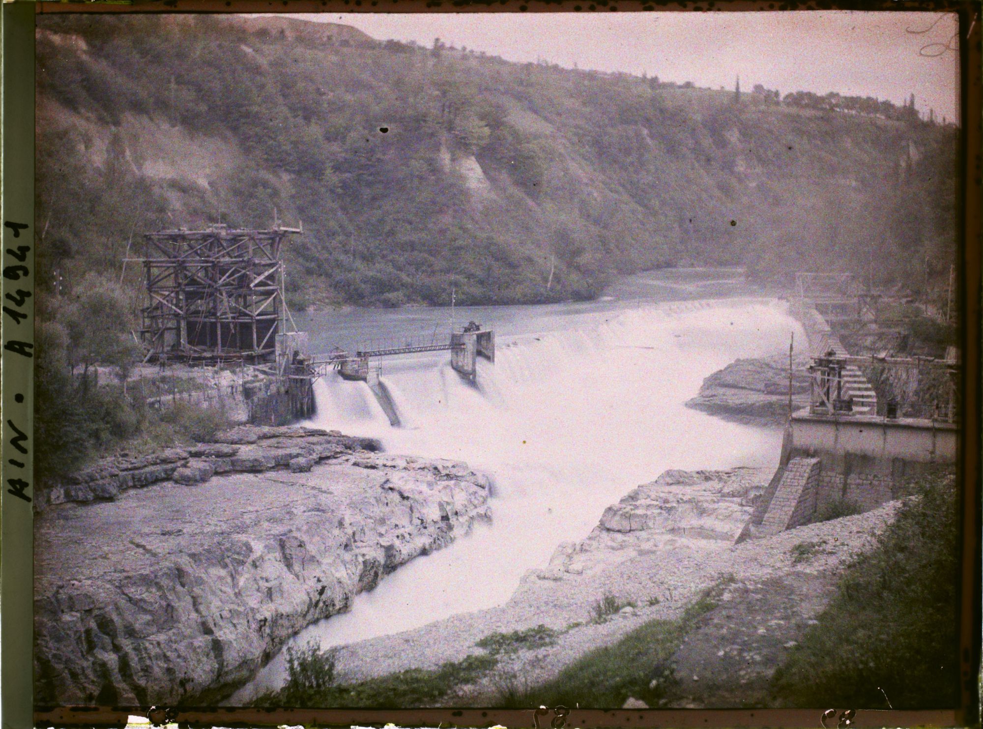 Image représentant Le barrage de la Perte du Rhône