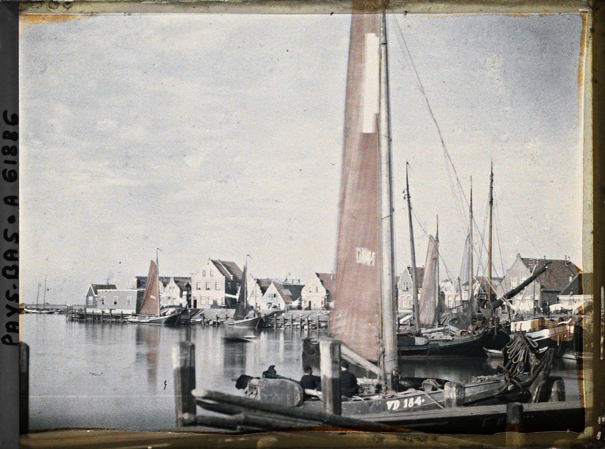 Image représentant Le port, côté ouest