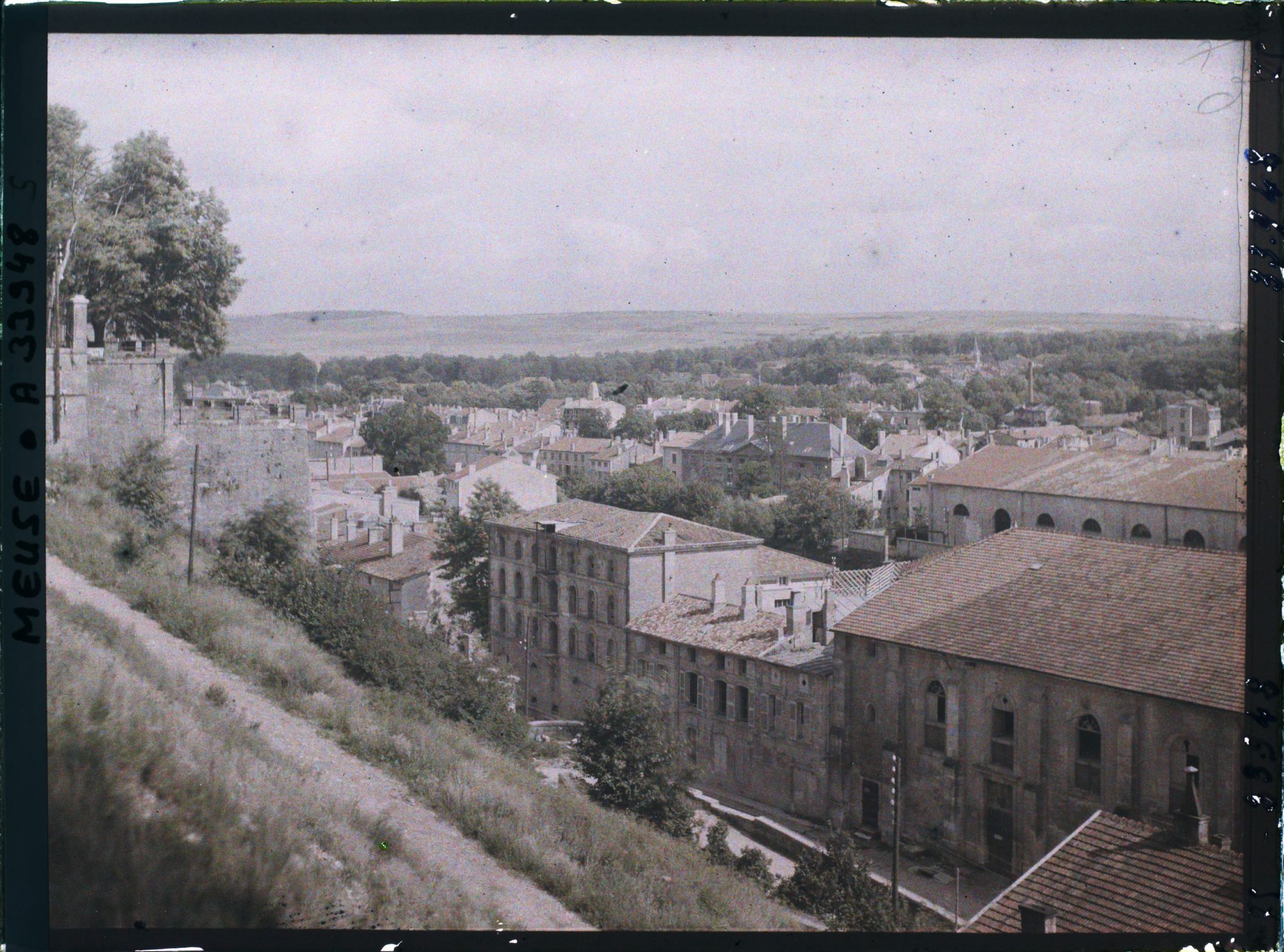 Image représentant France, Verdun, Vue prise de la Place de la Roche vers l'Est