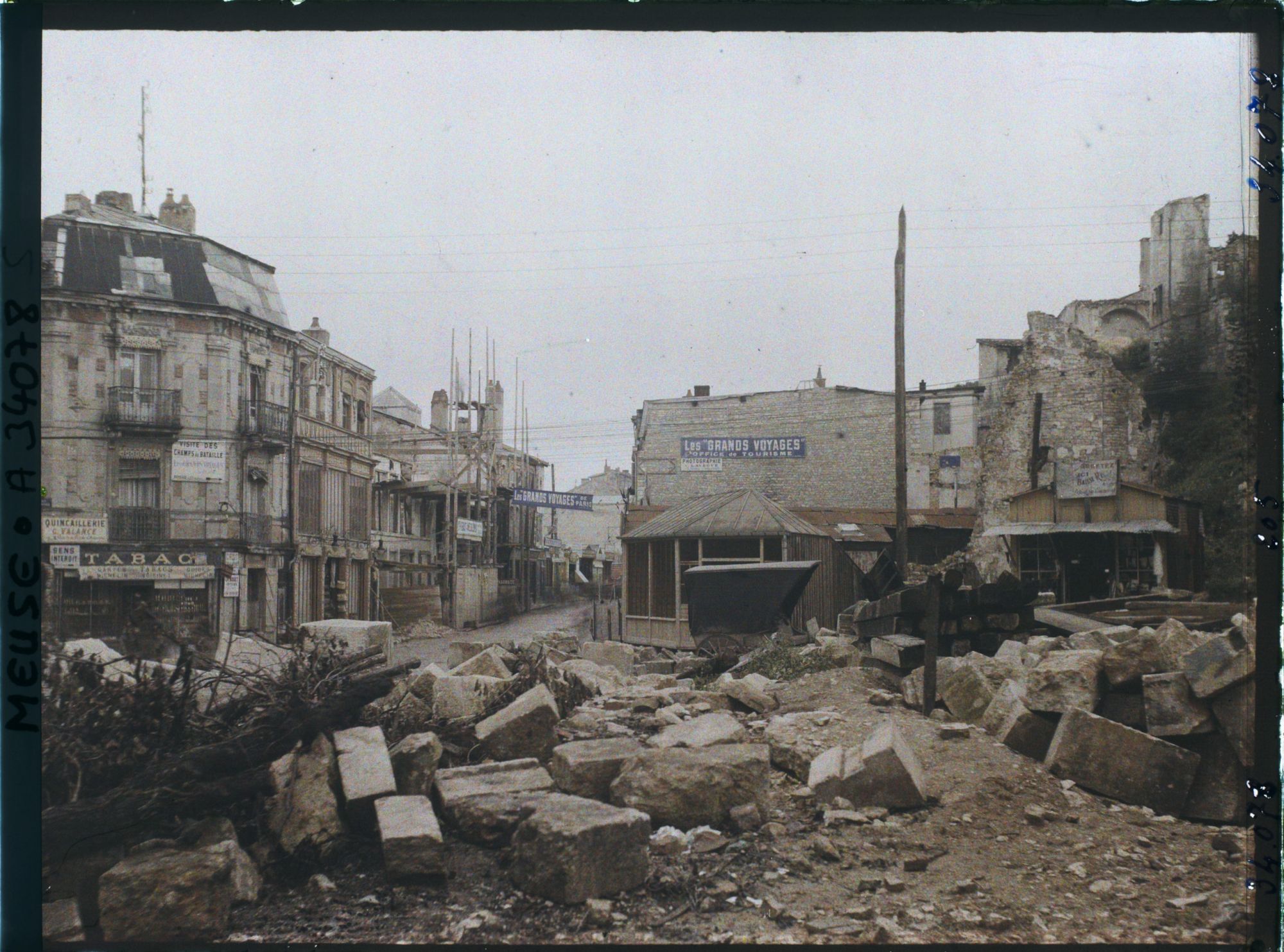 Image représentant France, Verdun, La Rue Marzel, vue prise de la rue St Paul