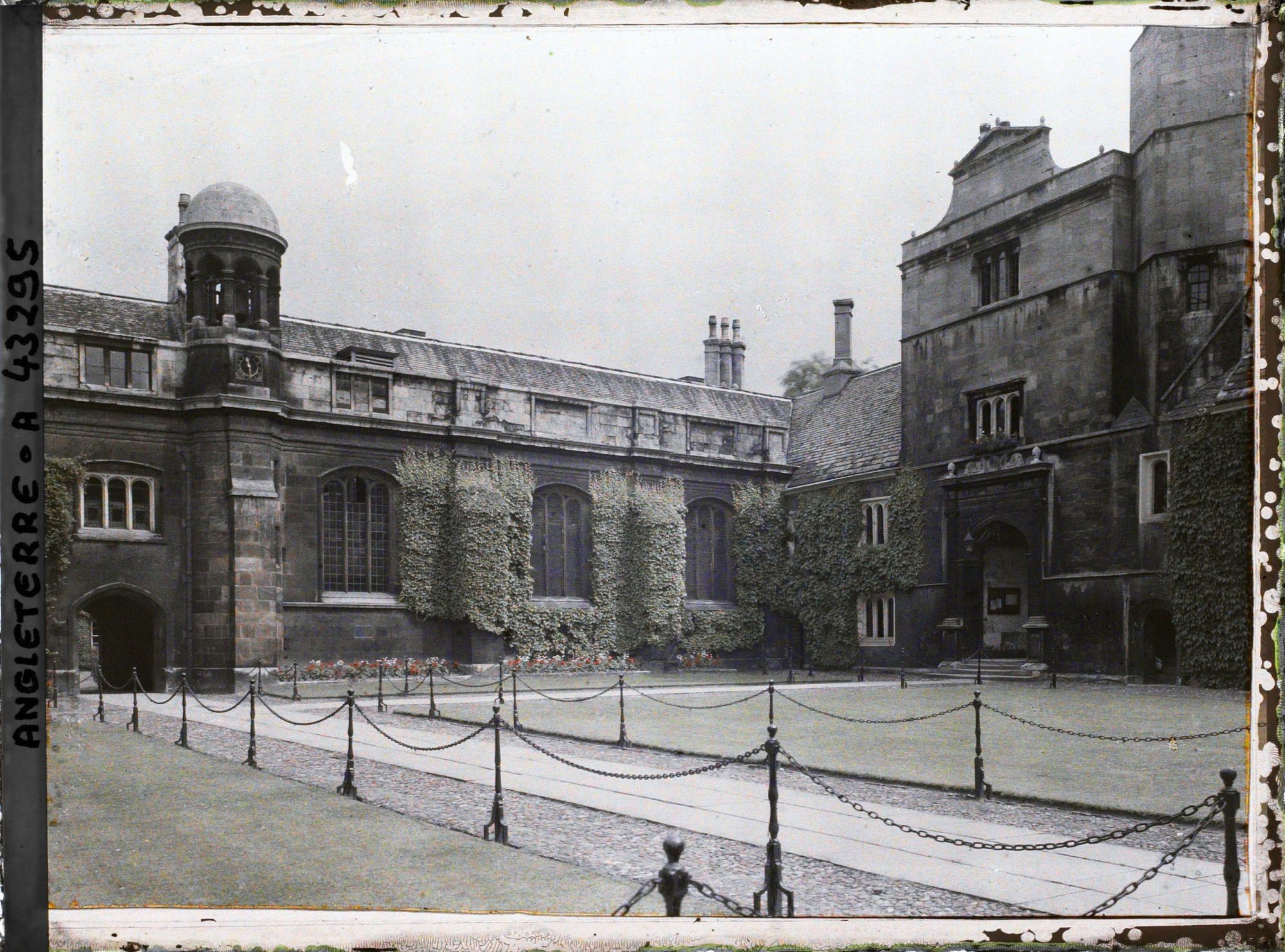 Image représentant Le quadrangle de la deuxième cour du Caïus College