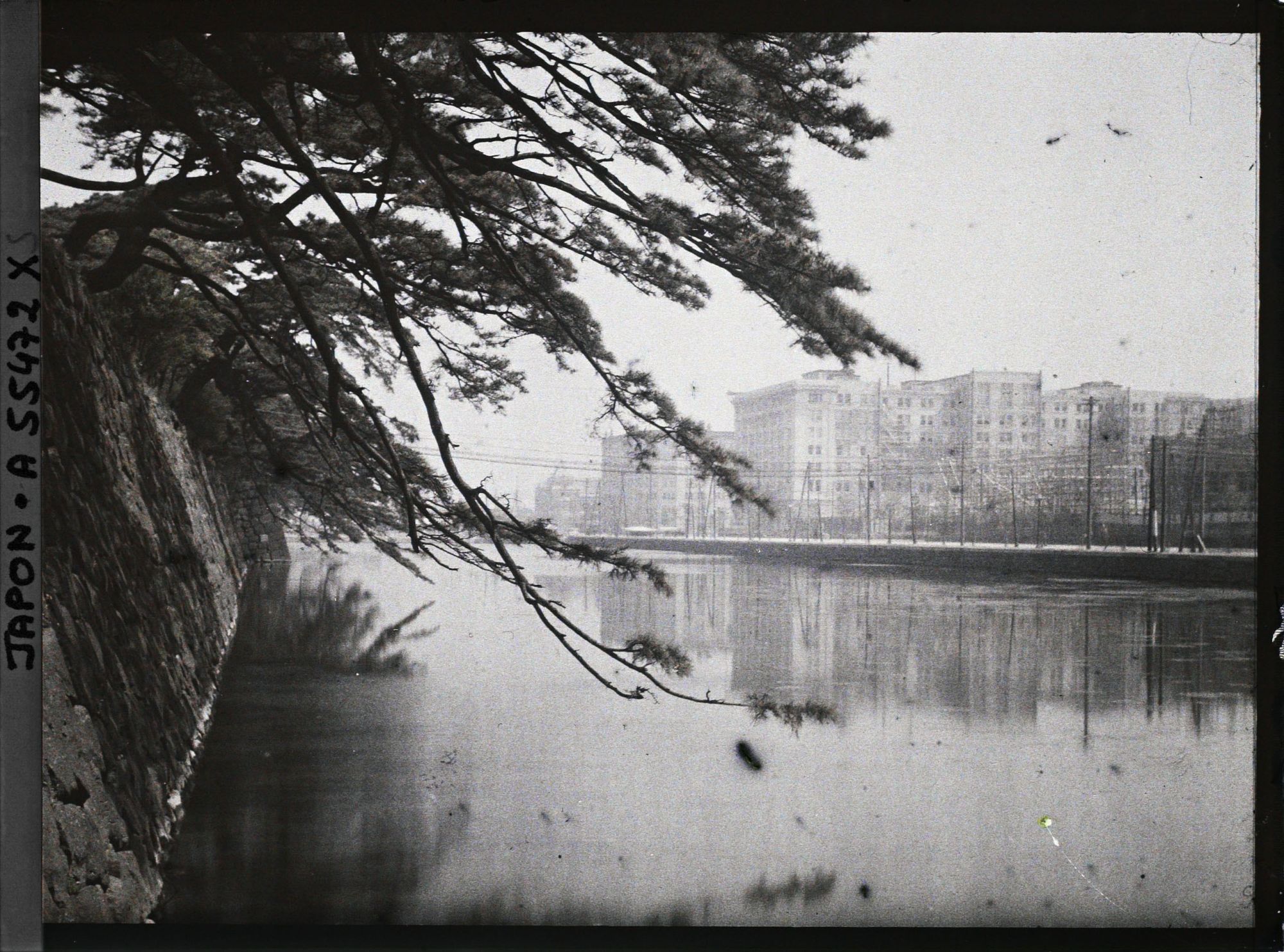 Image représentant Quartier de Marunouchi depuis les douves est du palais impérial