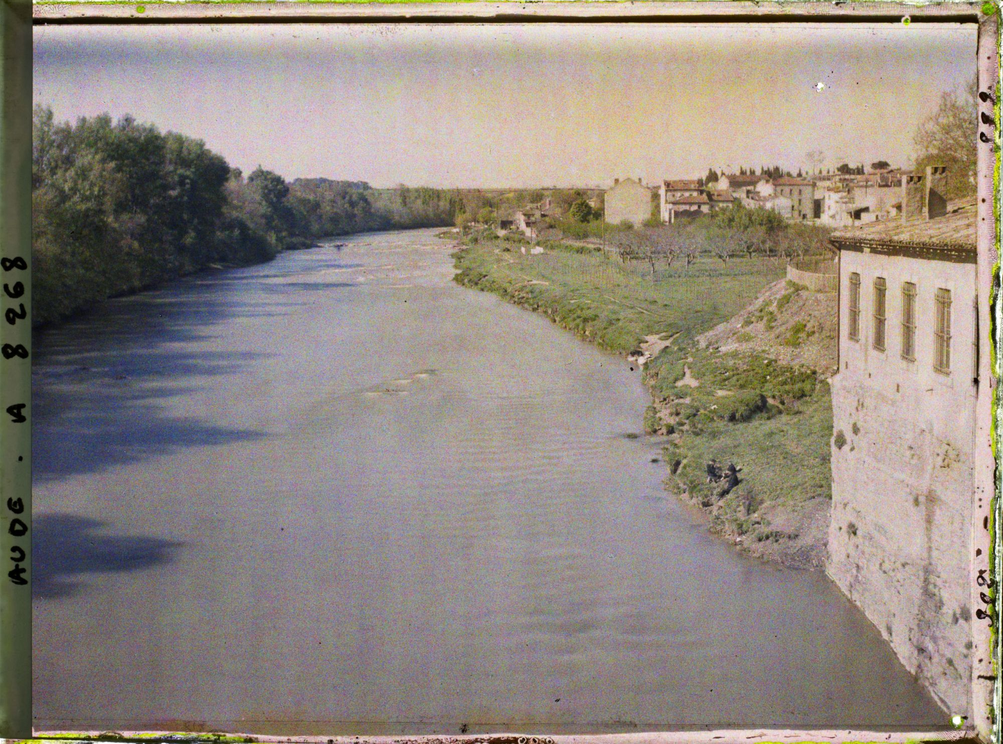 Image représentant Vue sur l'Aude prise du Pont vieux vers les Pyrénées