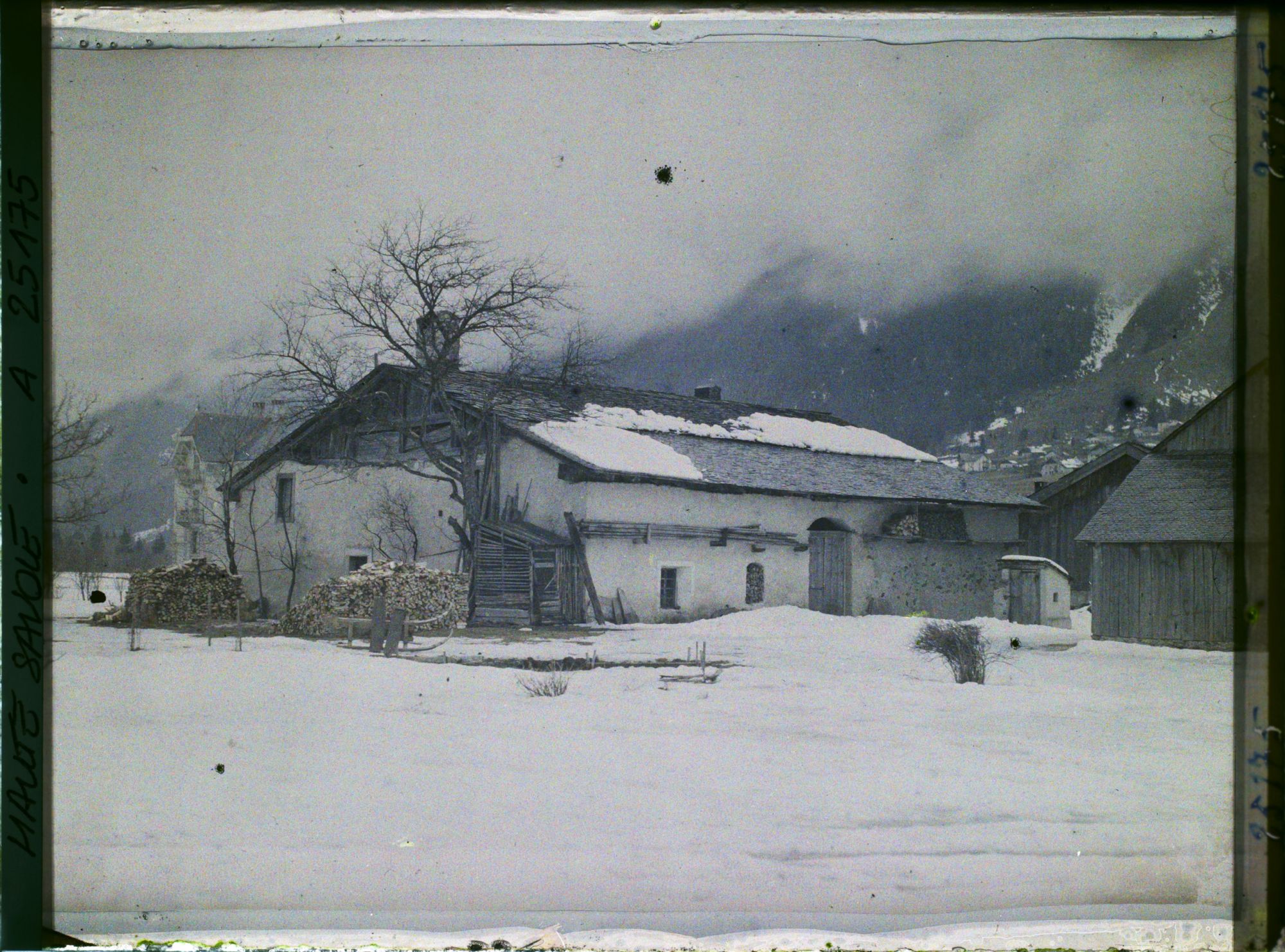 Image représentant France Les Alpes, Barats, Chamonix - Type d'ancienne Maison, Village des Barats