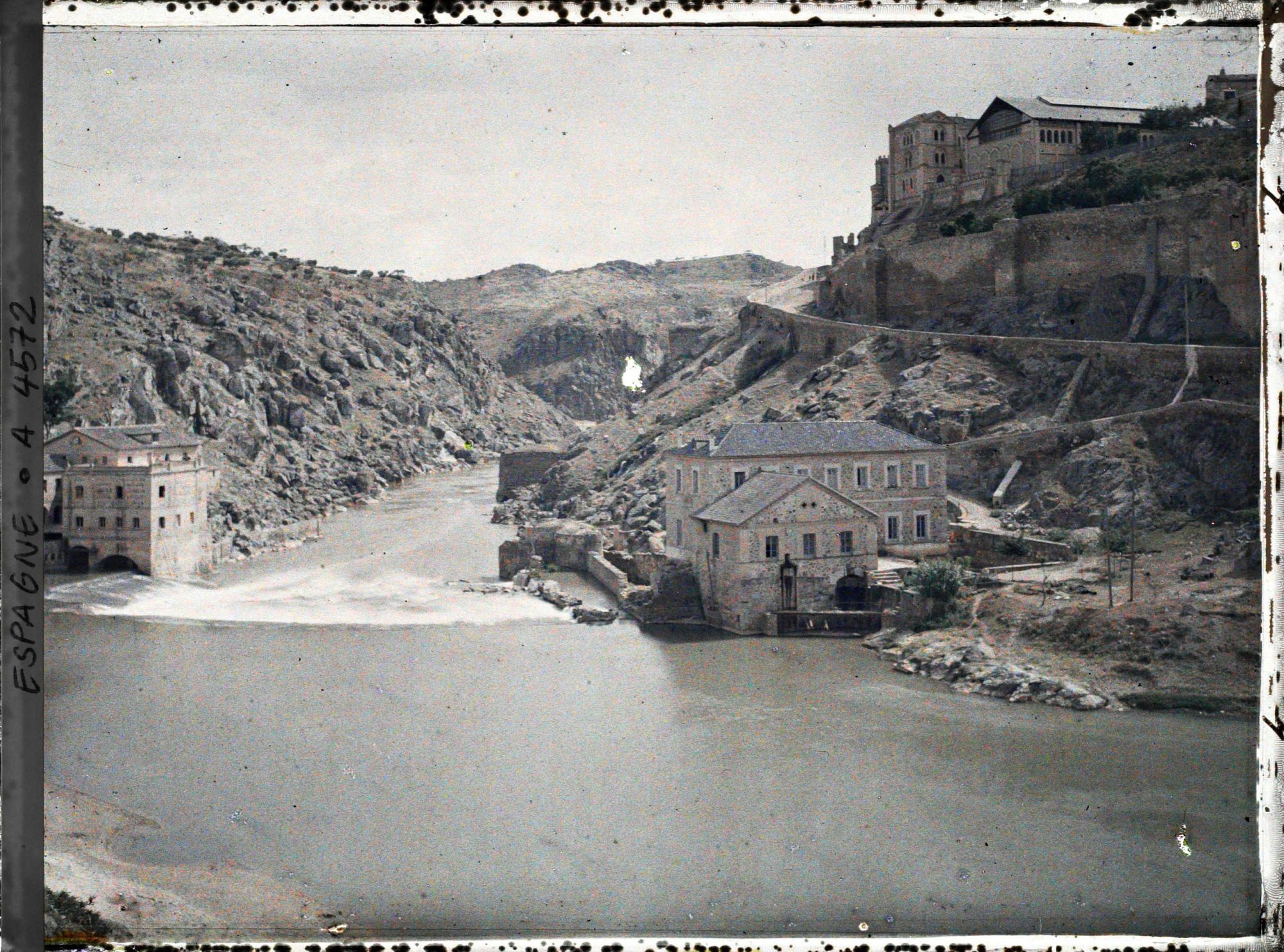 Image représentant Espagne, Tolède, Vallée encaissée du Tage