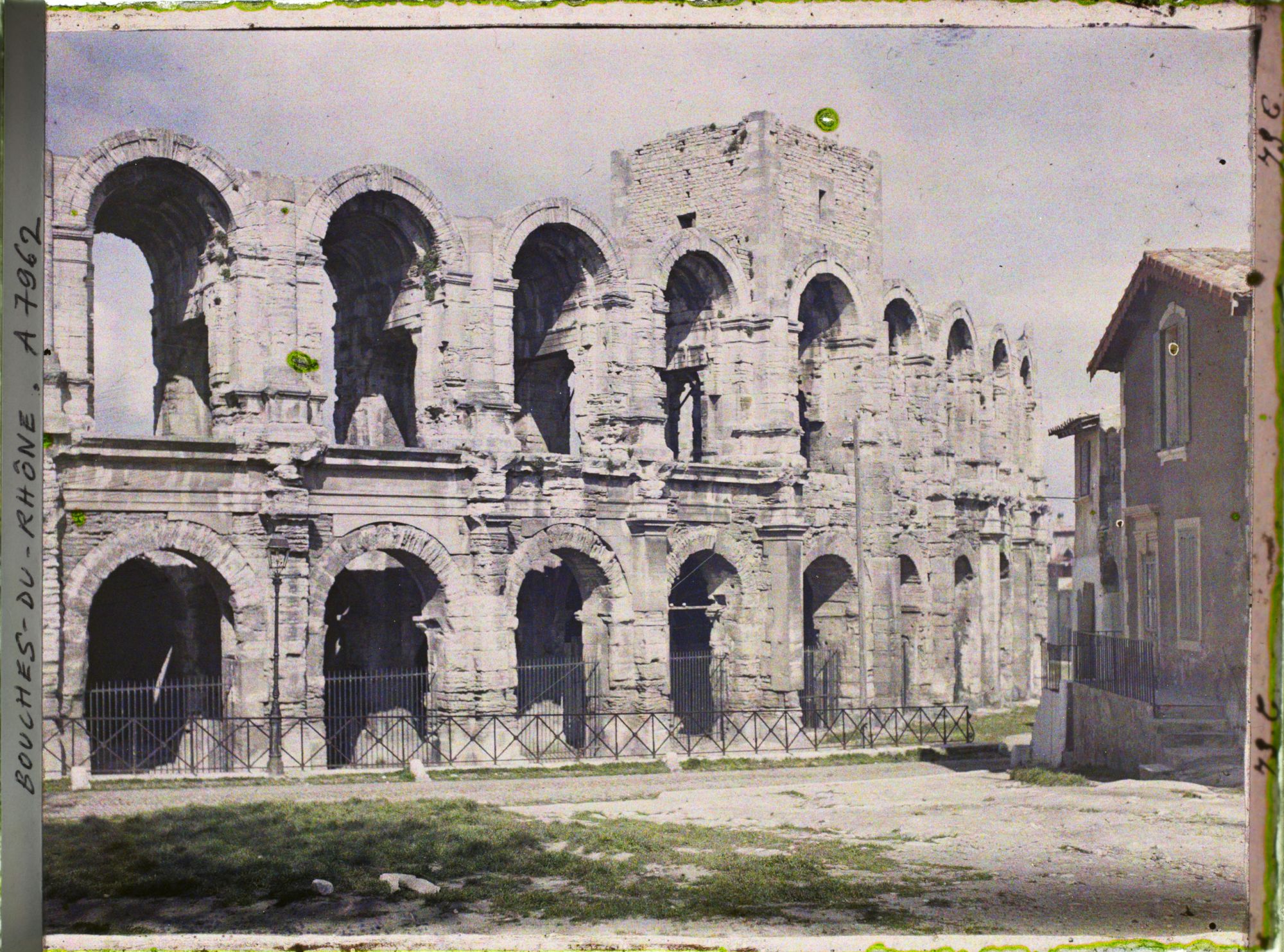 Image représentant L'amphithéâtre romain, dit Arènes d'Arles