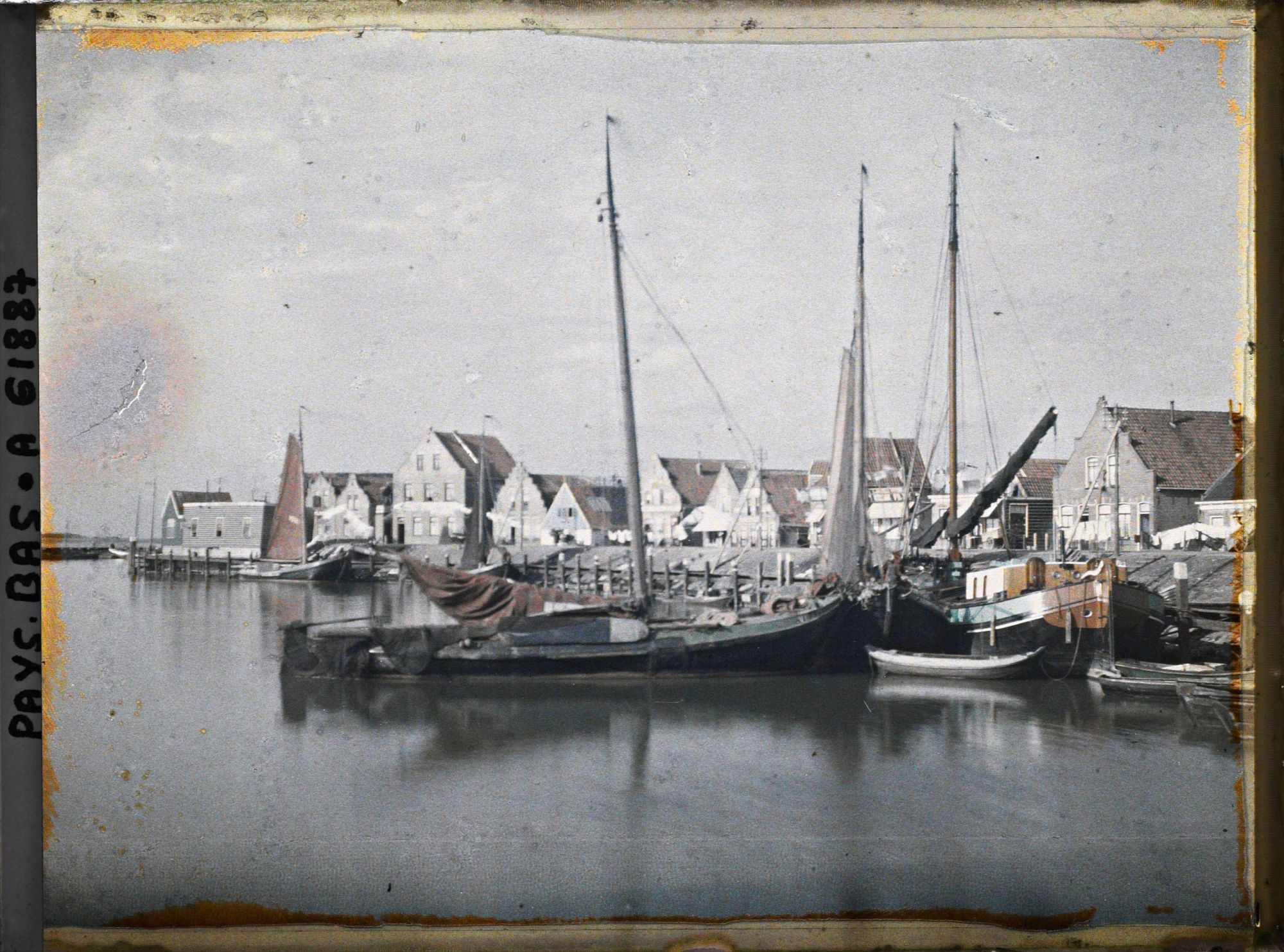 Image représentant Le port, côté ouest