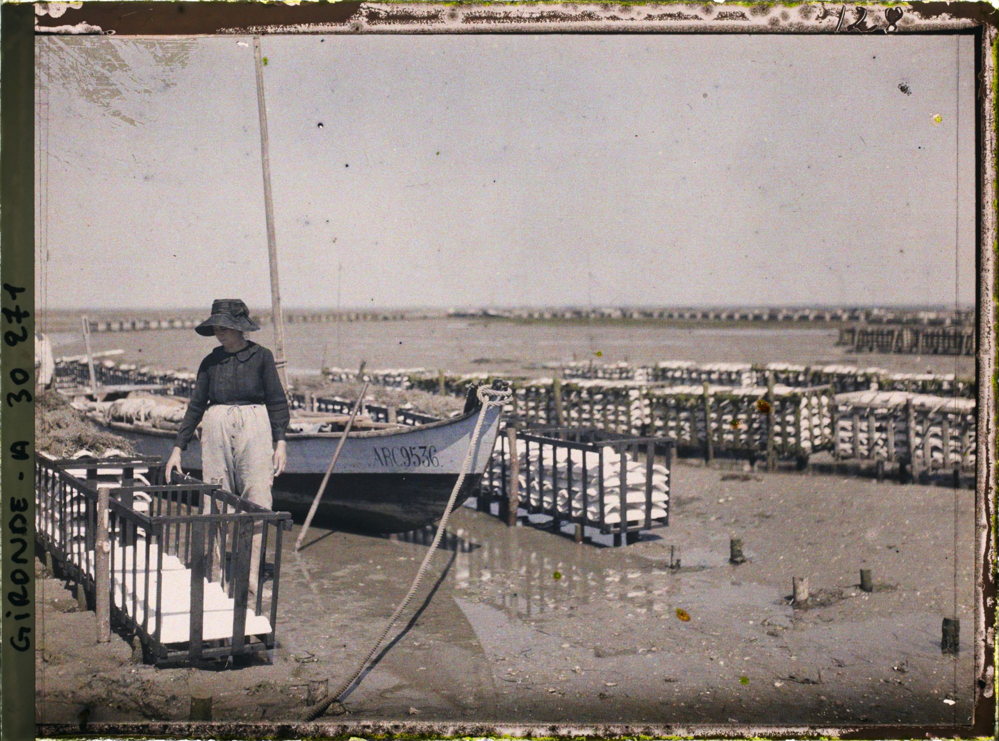 Image représentant France, Arcachon, Parc aux huîtres, les rochers ou Claies