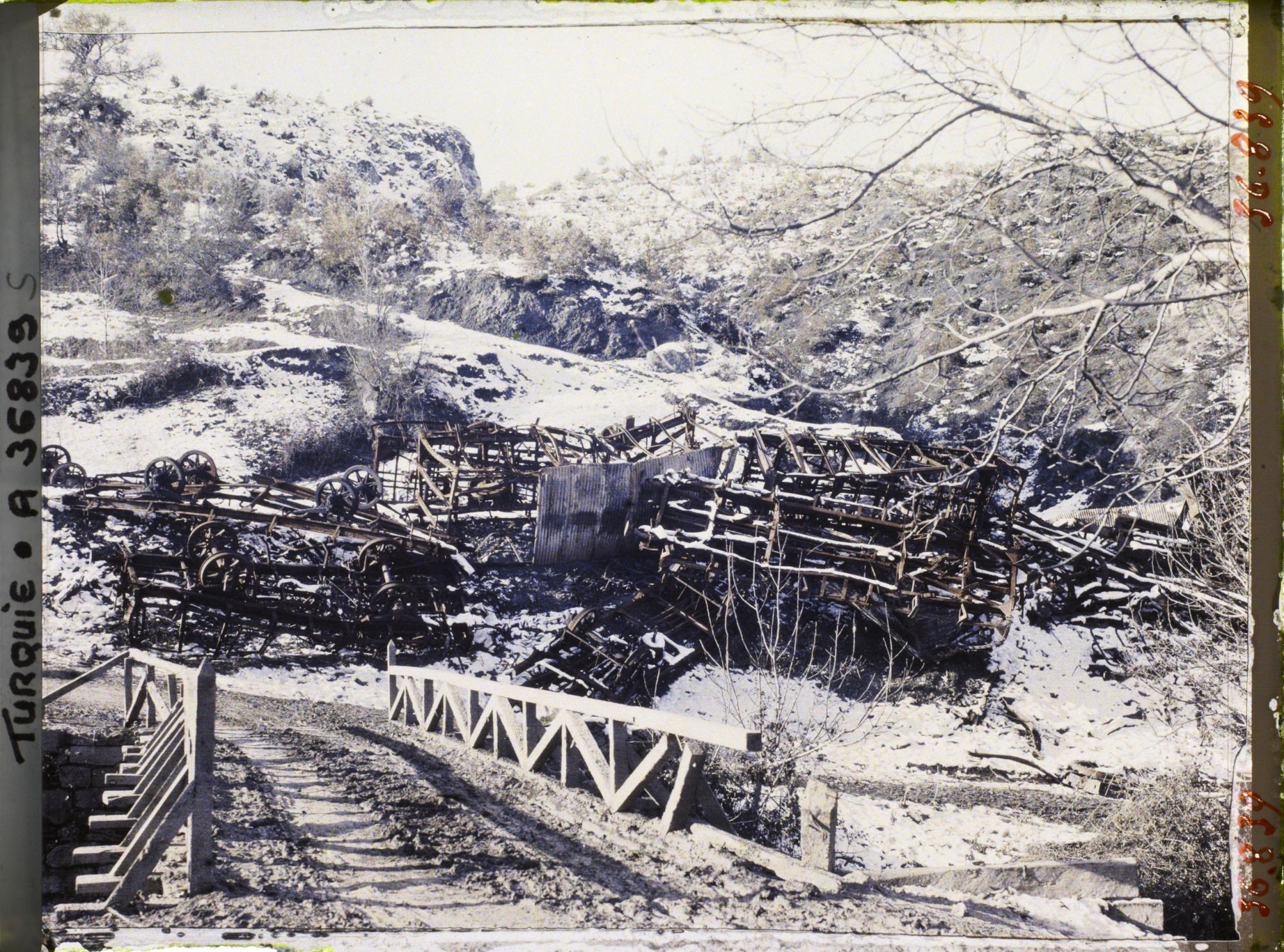 Image représentant Train accidenté par les Grecs