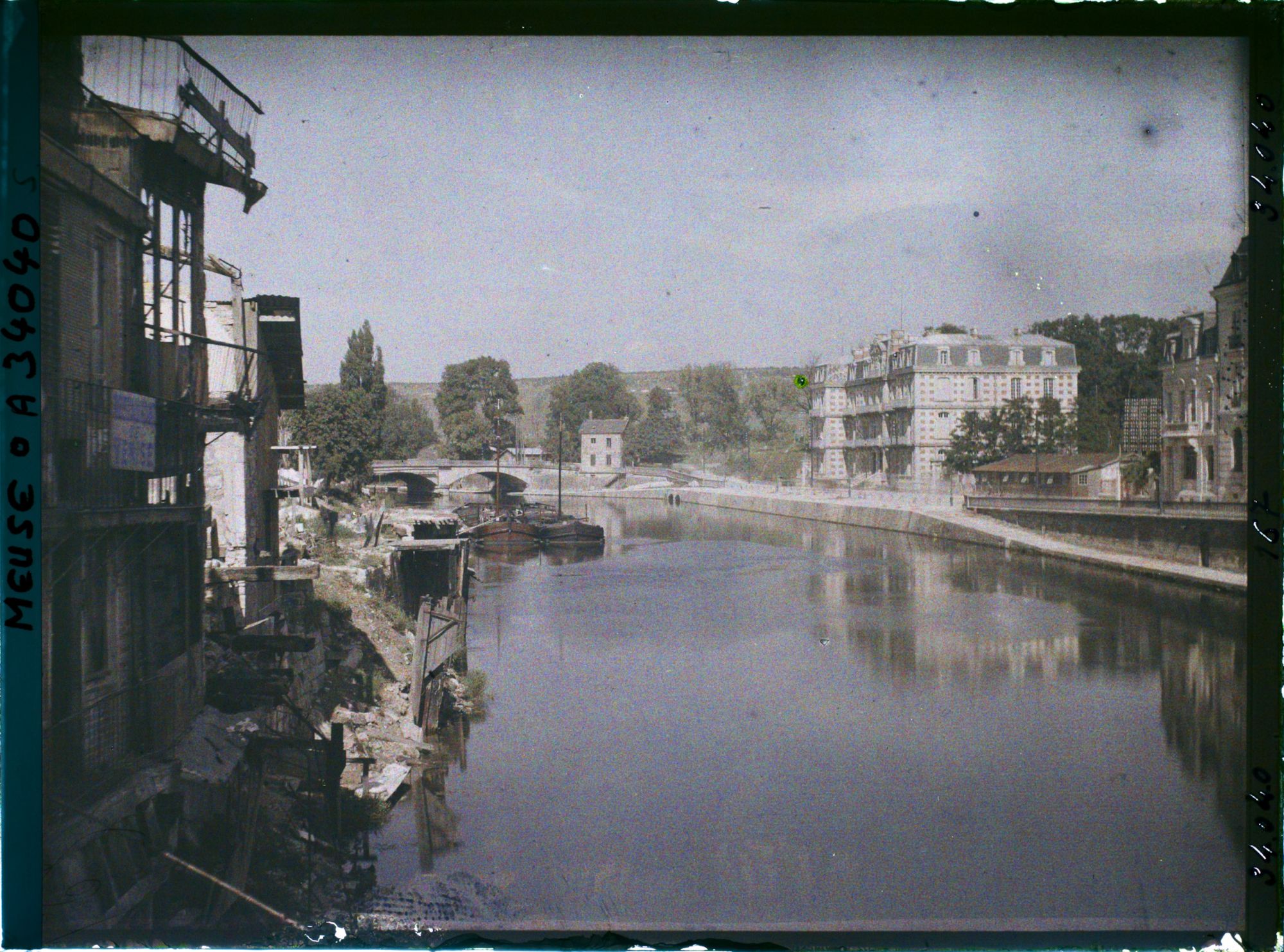 Image représentant France, Verdun, La Meuse vue vers l'aval prise du Pont du Théâtre