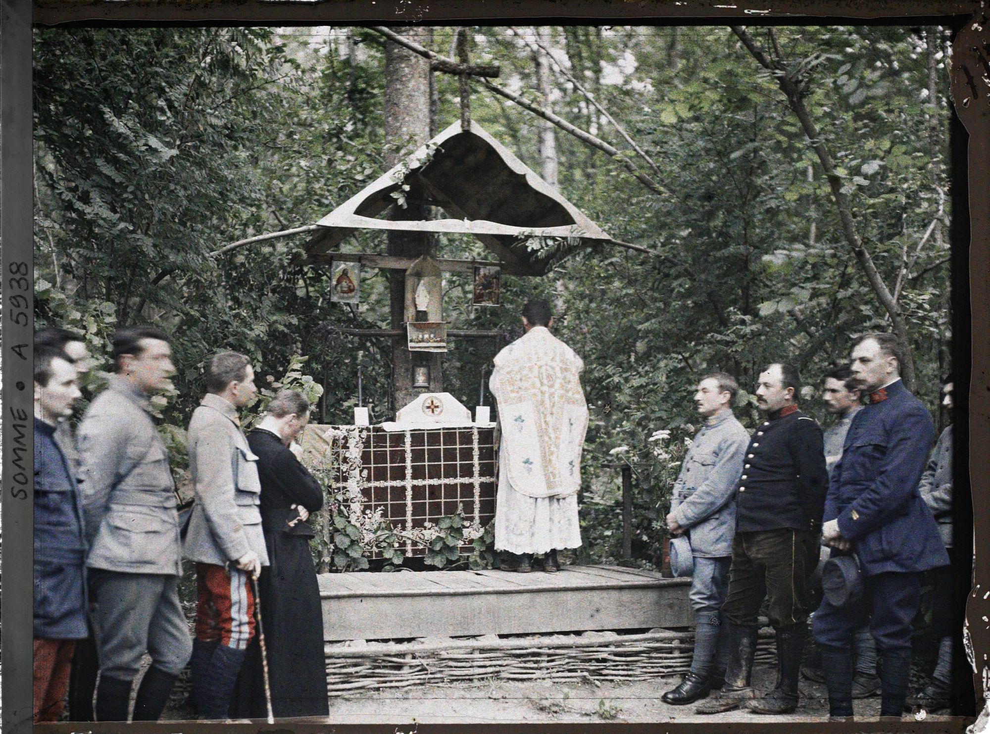 Image représentant La messe aux tranchées de premières lignes