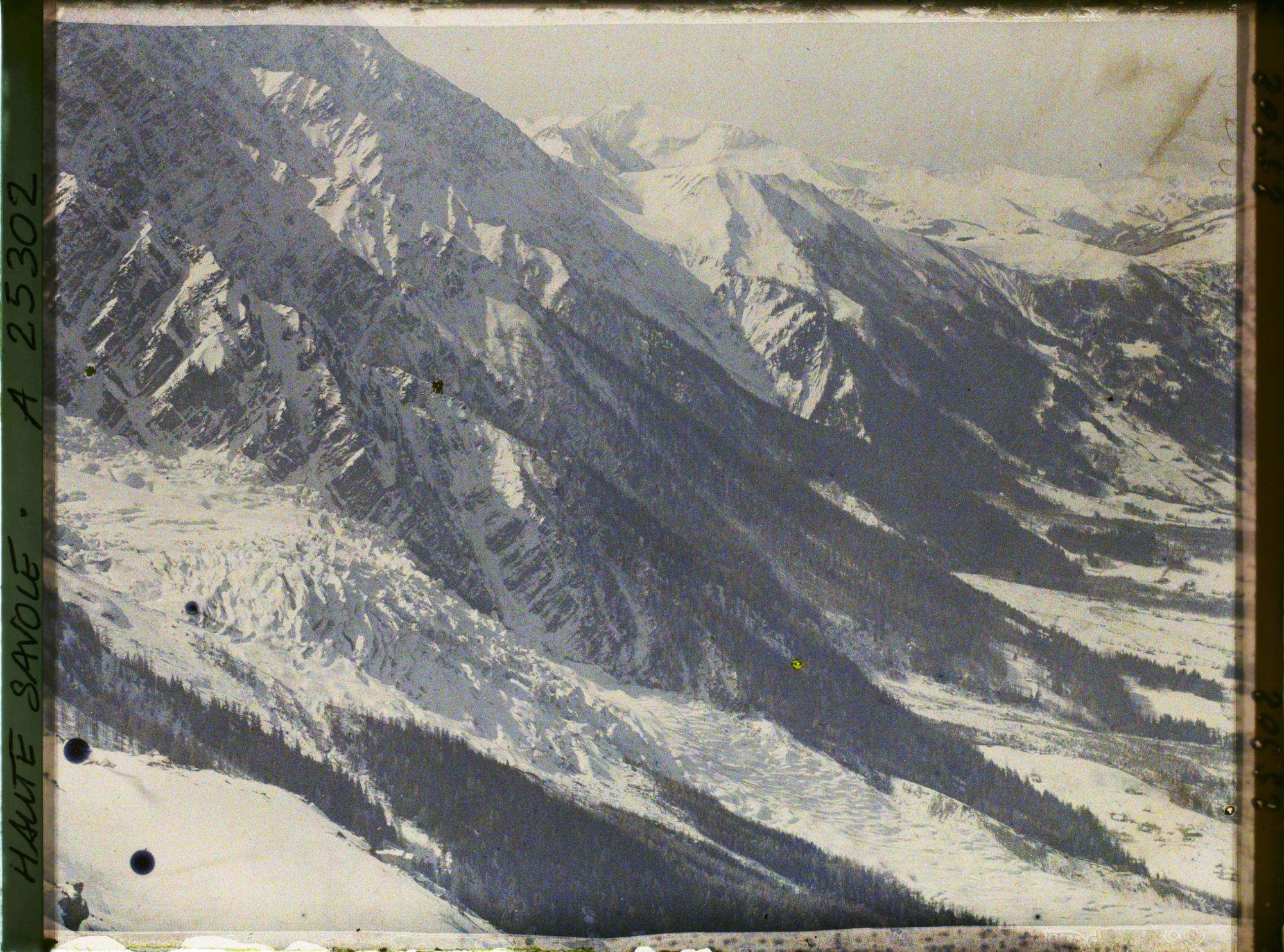 Image représentant France Les Alpes, Le Plan de l'aiguille, Le Mt Lachat, le Mt Joly, les Montagnes d'Arbois et le glacier inférieur des Bossons