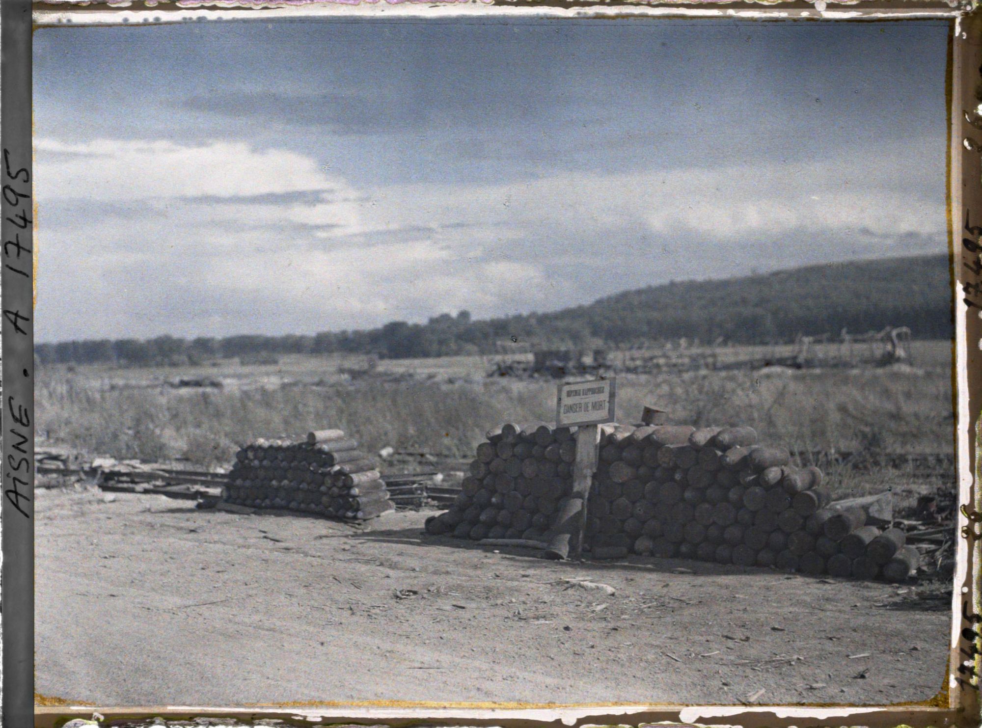 Image représentant France, Sancy, Dépôt d'Obus et Affiche